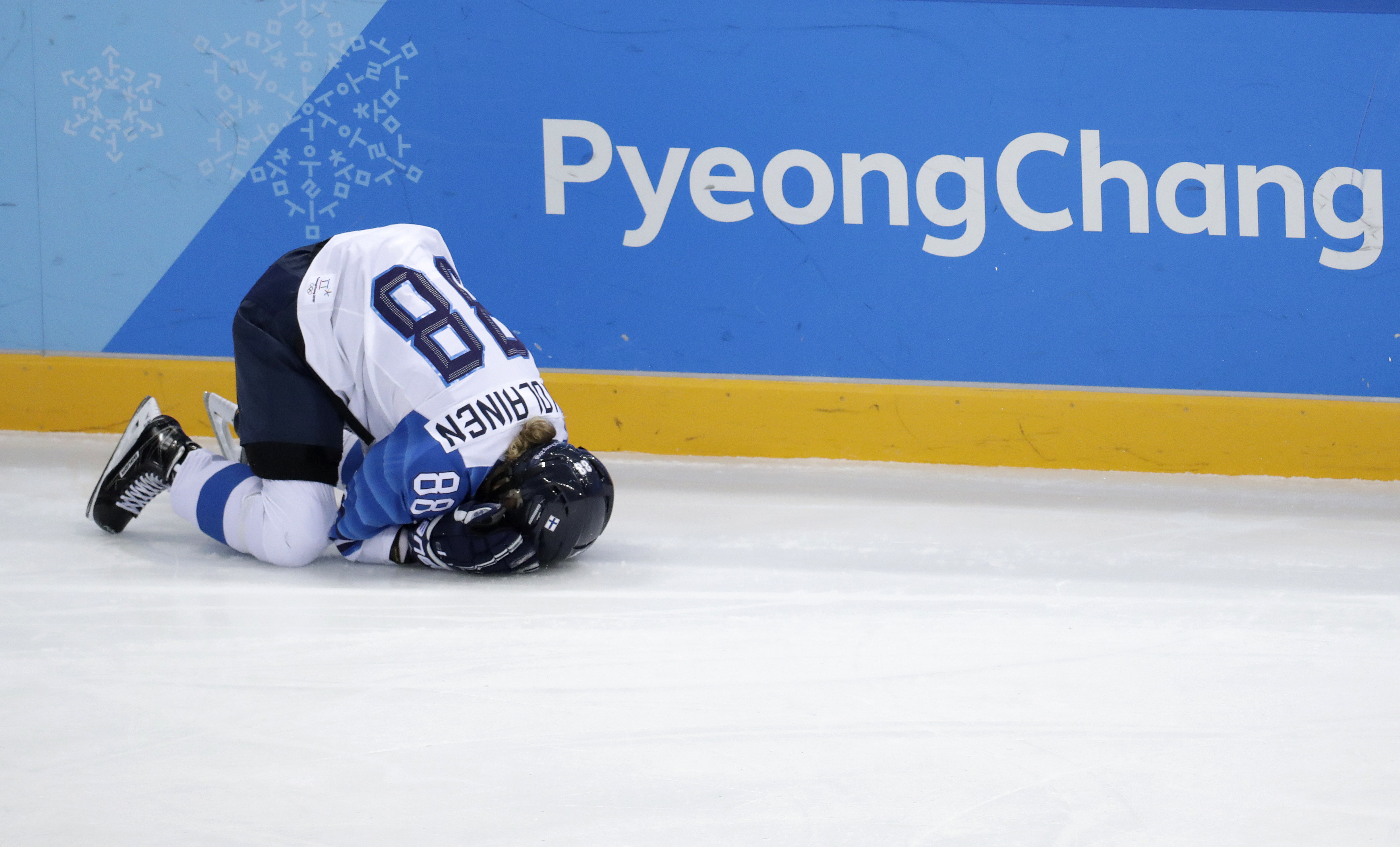 US coach: No fear of suspension for women's hockey final