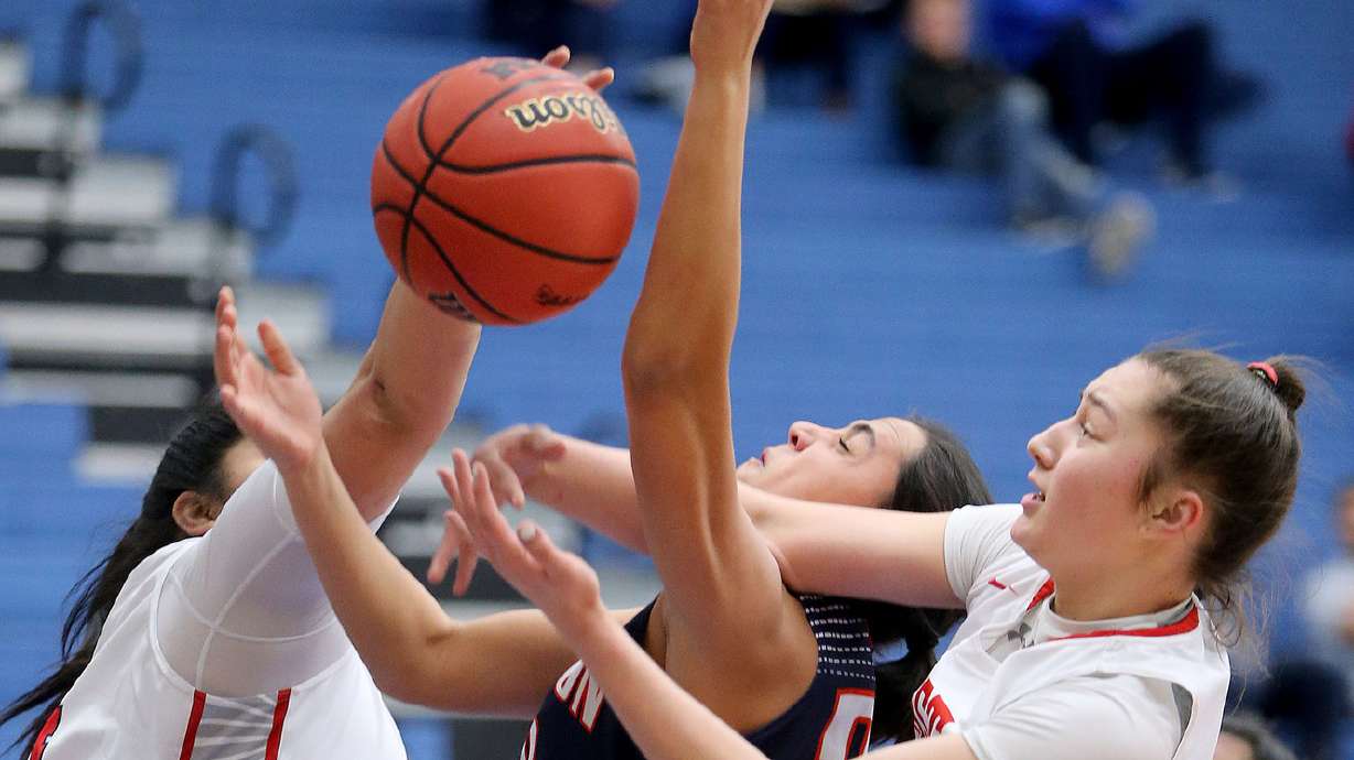 Leopards use late run to pull away from Brighton in 5A state opener