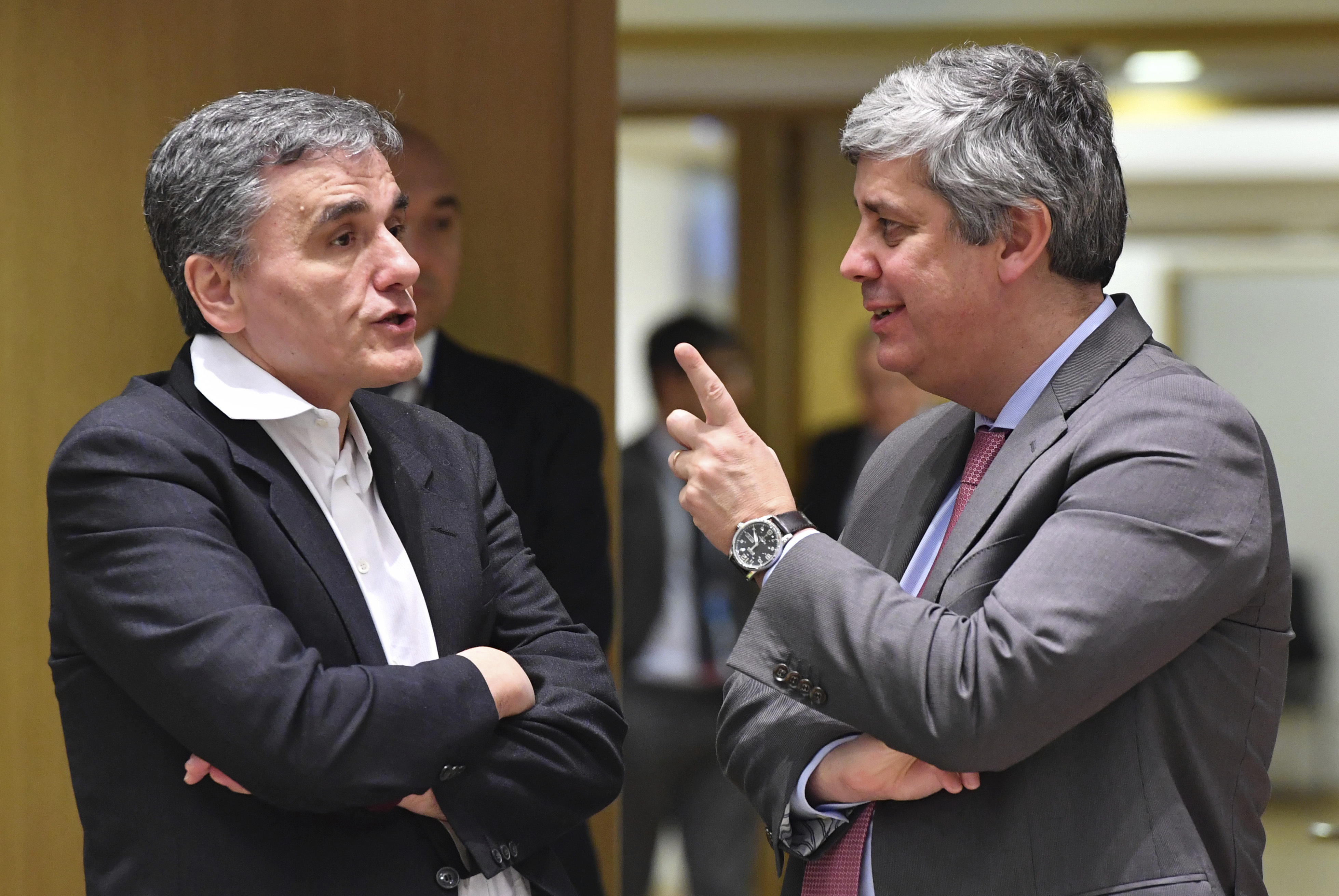 Greece: Markets shrug off delay in rescue loan payout