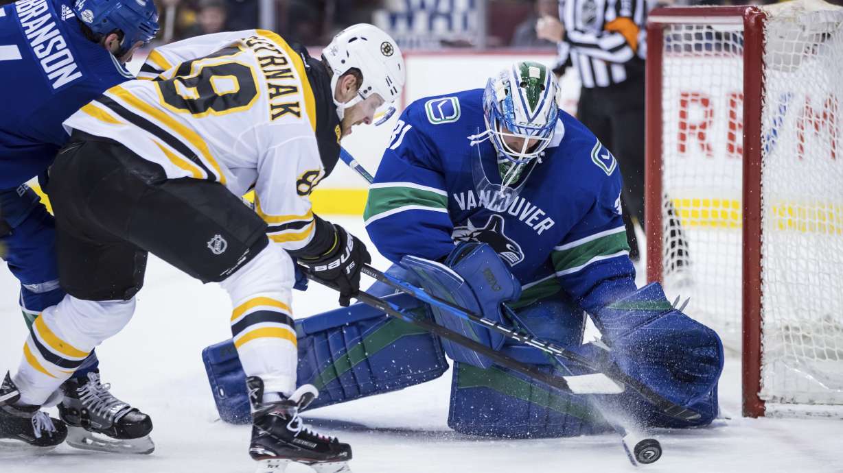 Canucks sign defenseman Gudbranson to 3-year extension