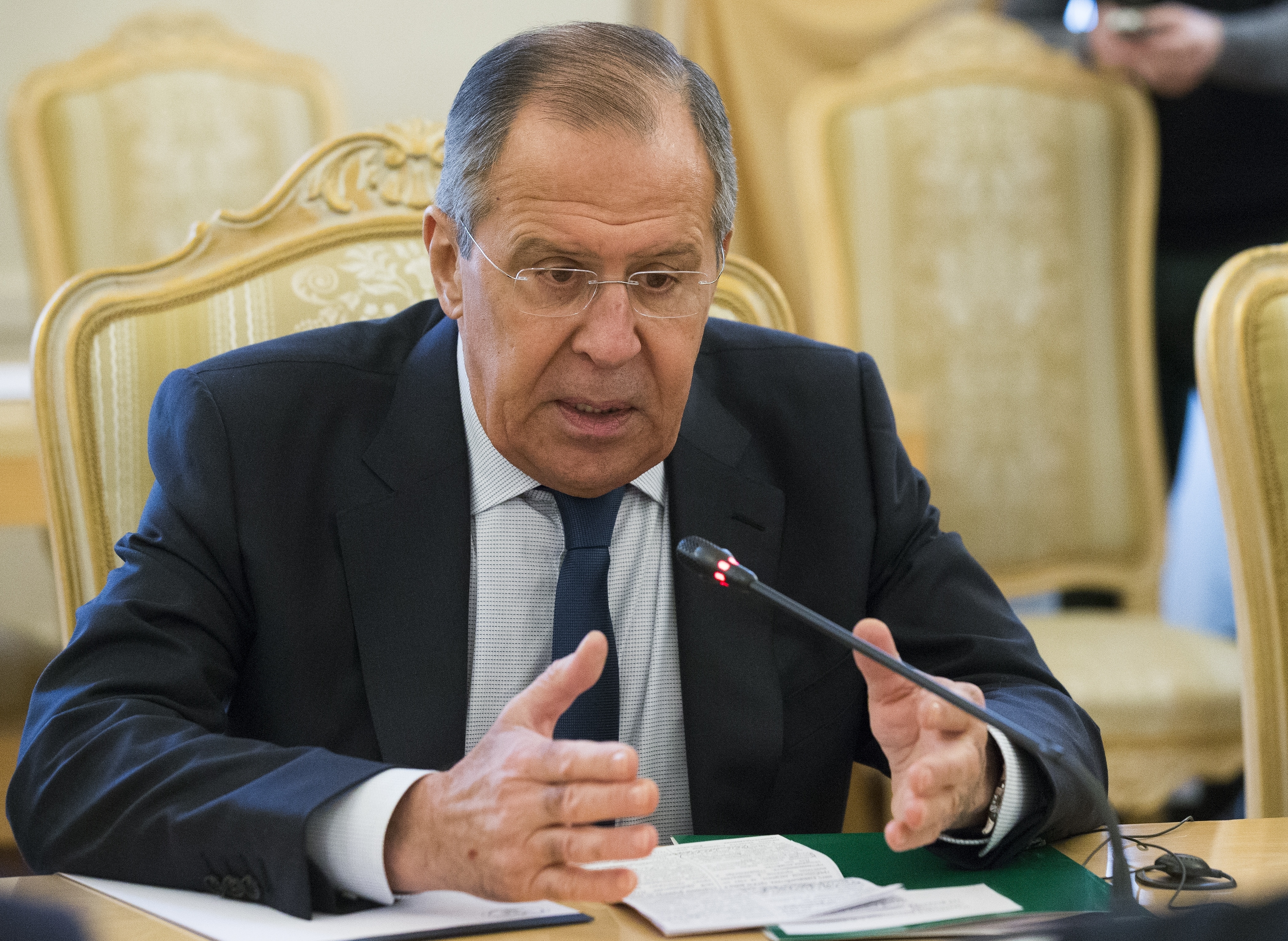 Italy warns of election threat as rival parties court Russia