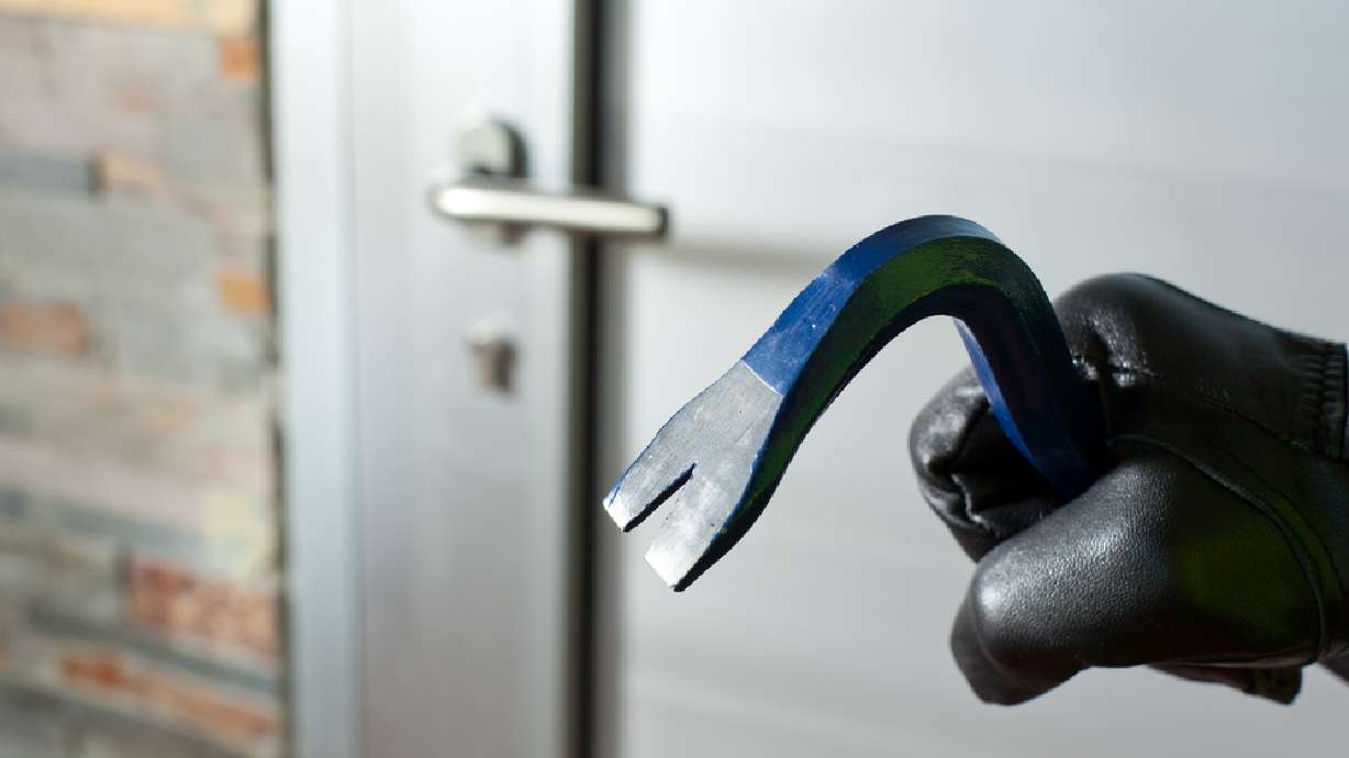 Convicted burglar accused in series of new burglaries