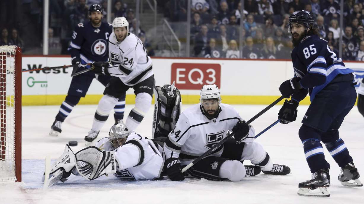 Phaneuf scores again for Kings in 4-3 win over Jets