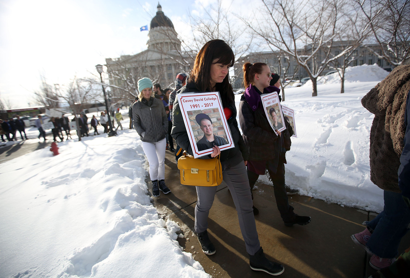 Rally shows tide of support for those in recovery