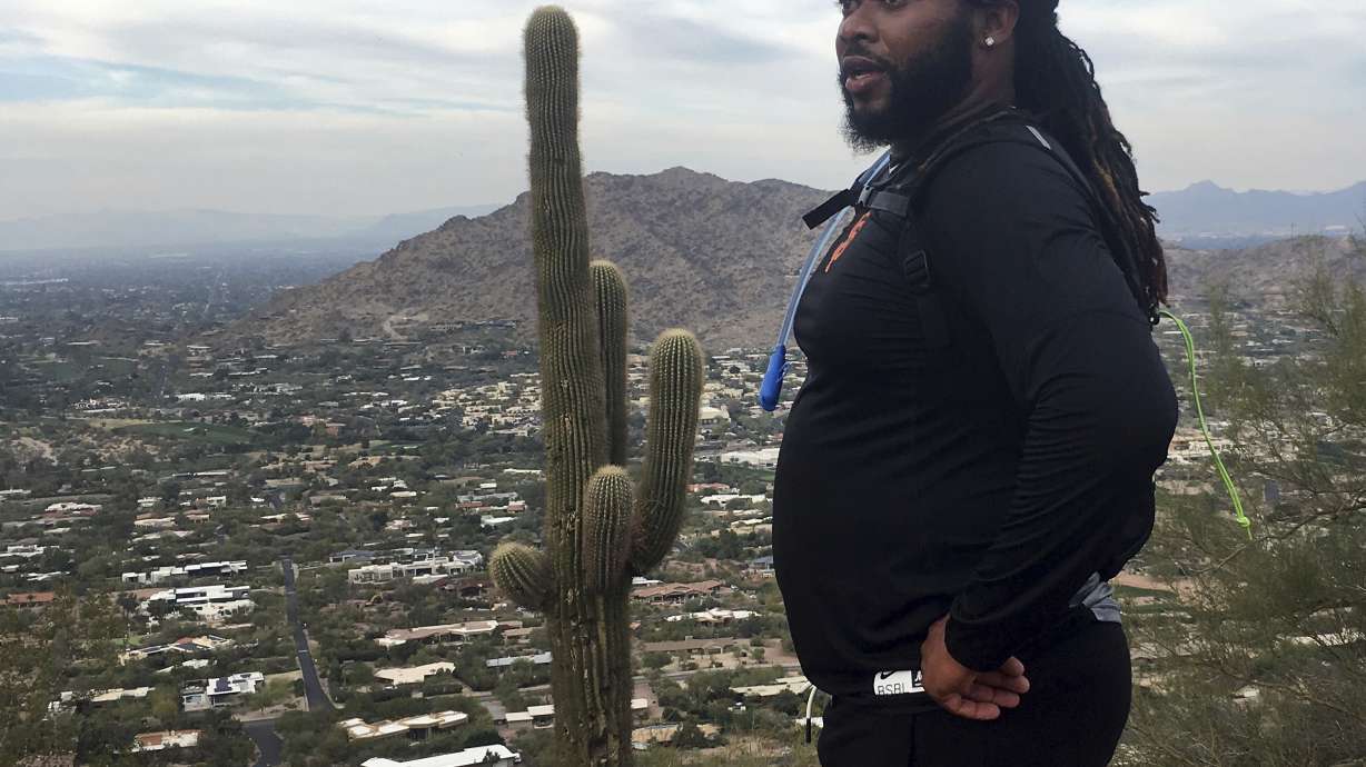 Giants Johnny Cueto takes his fitness to Camelback Mountain
