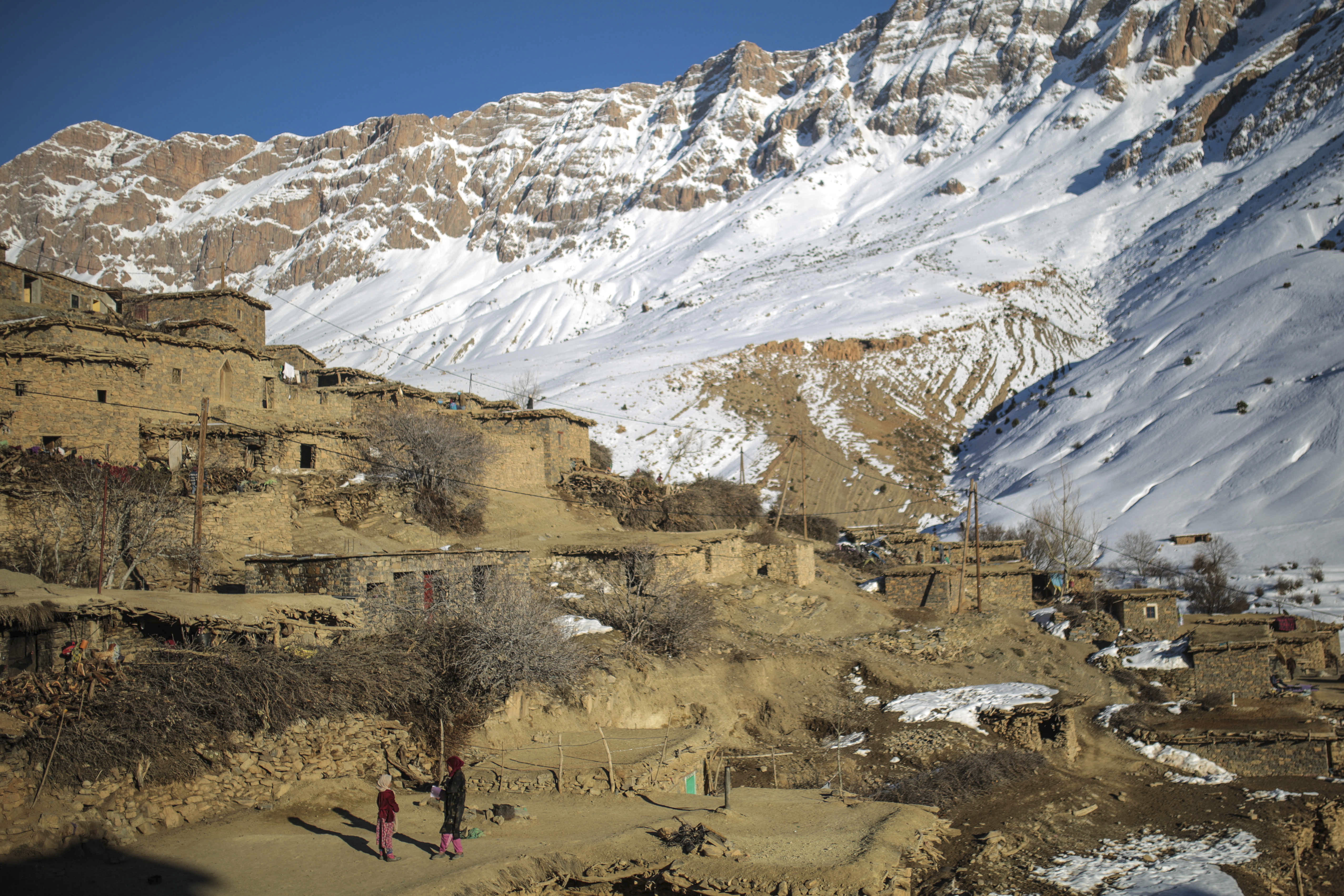 Snow isolates Moroccan mountain villages more used to sun