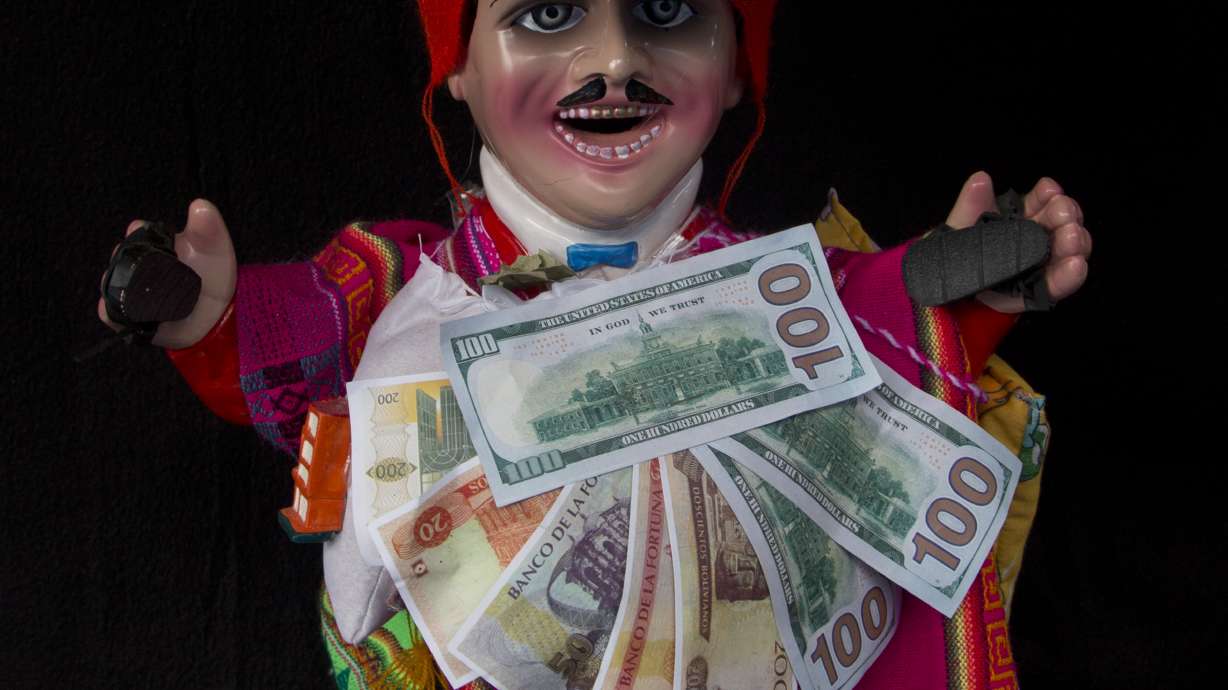 AP PHOTOS: Bolivians pick their Andean god of abundance