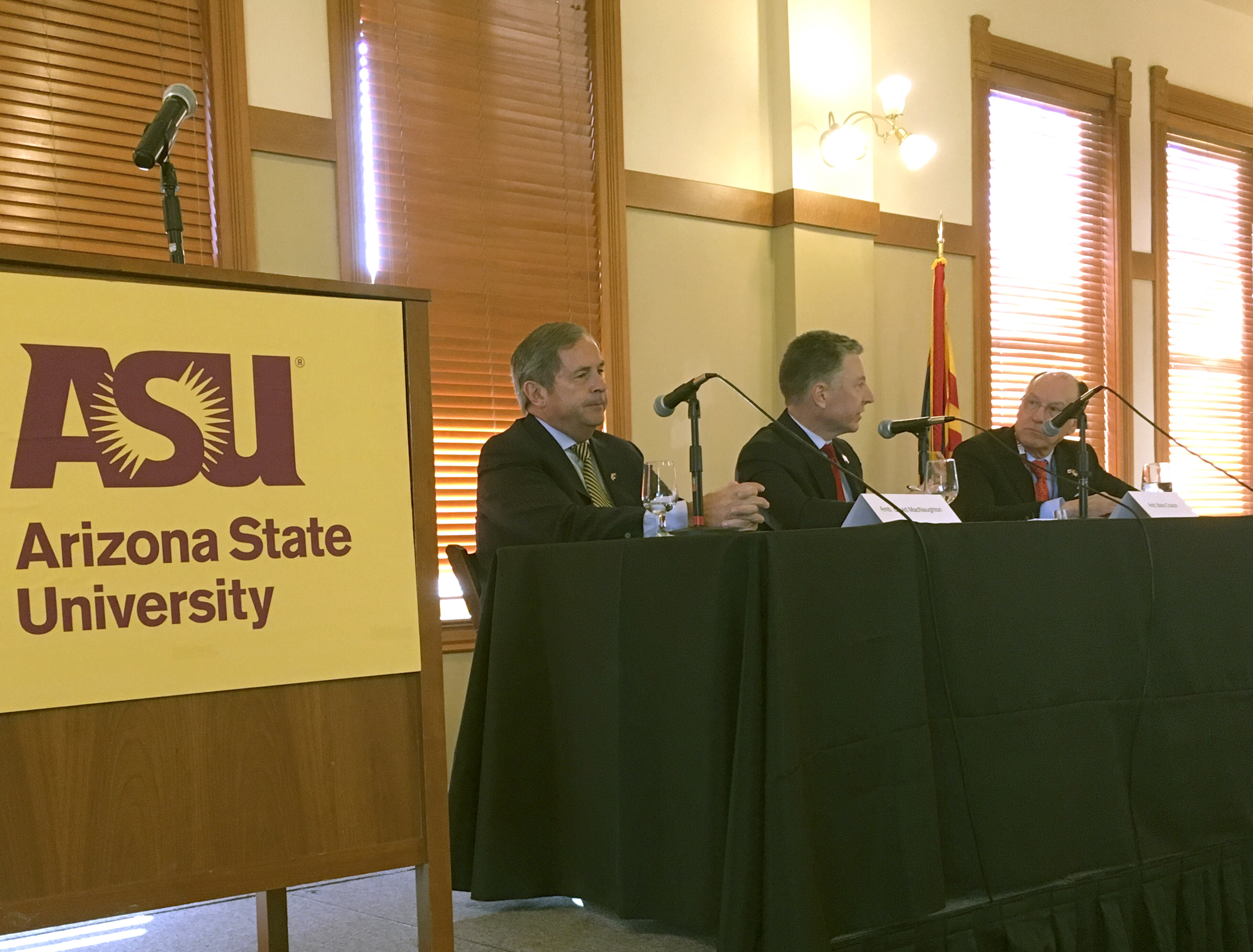 Canada, Mexico officials: trade pluses should outweigh fear