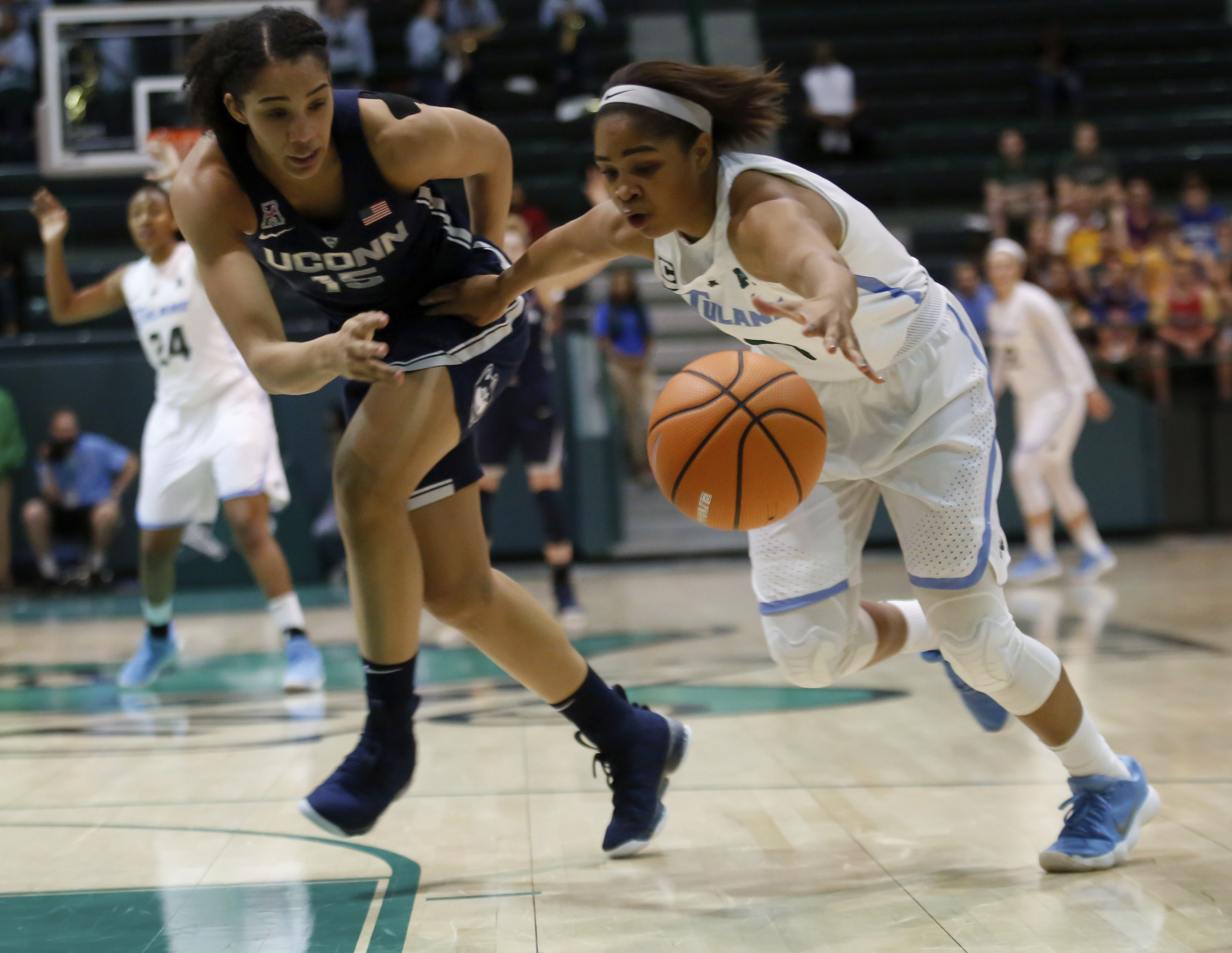 Stevens, Collier help No. 1 UConn beat Tulane 91-47