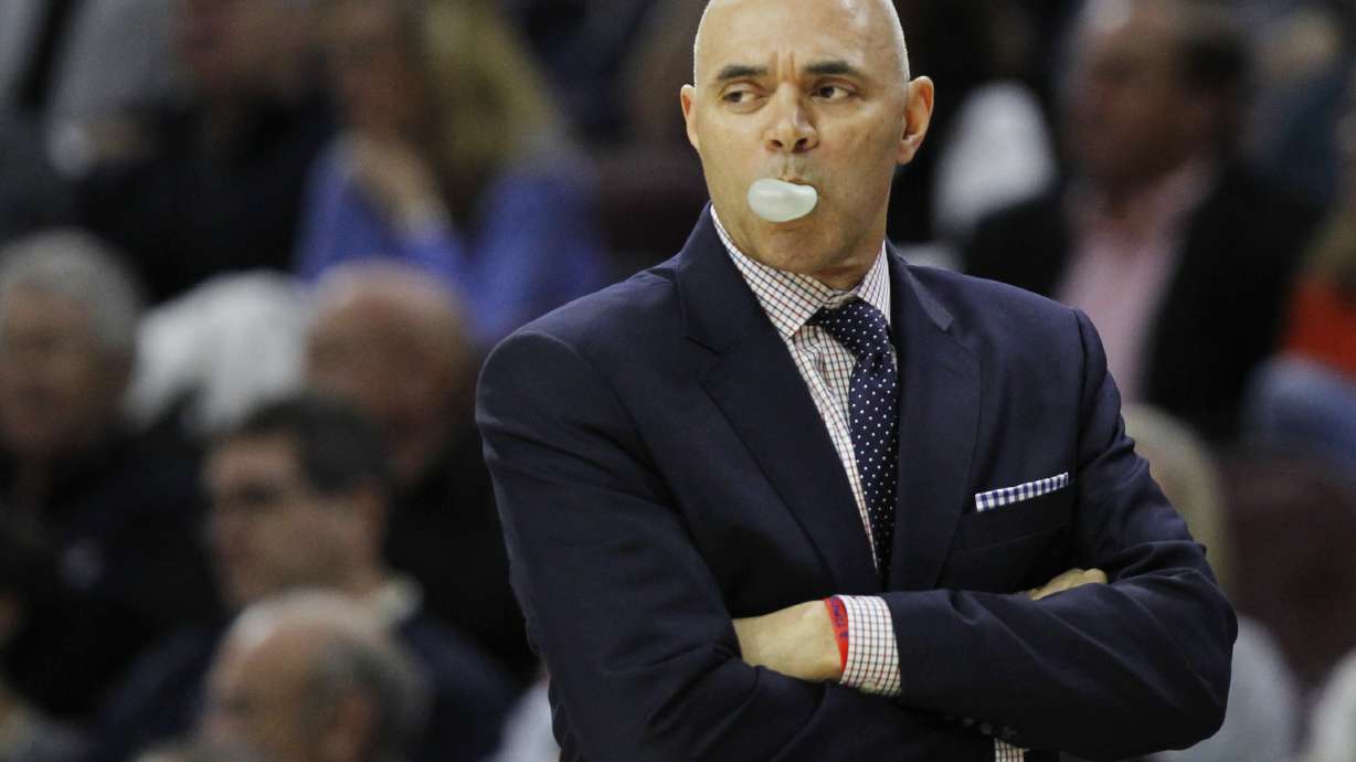 Bridges has 27 points, No. 3 Villanova beats DePaul 93-62.