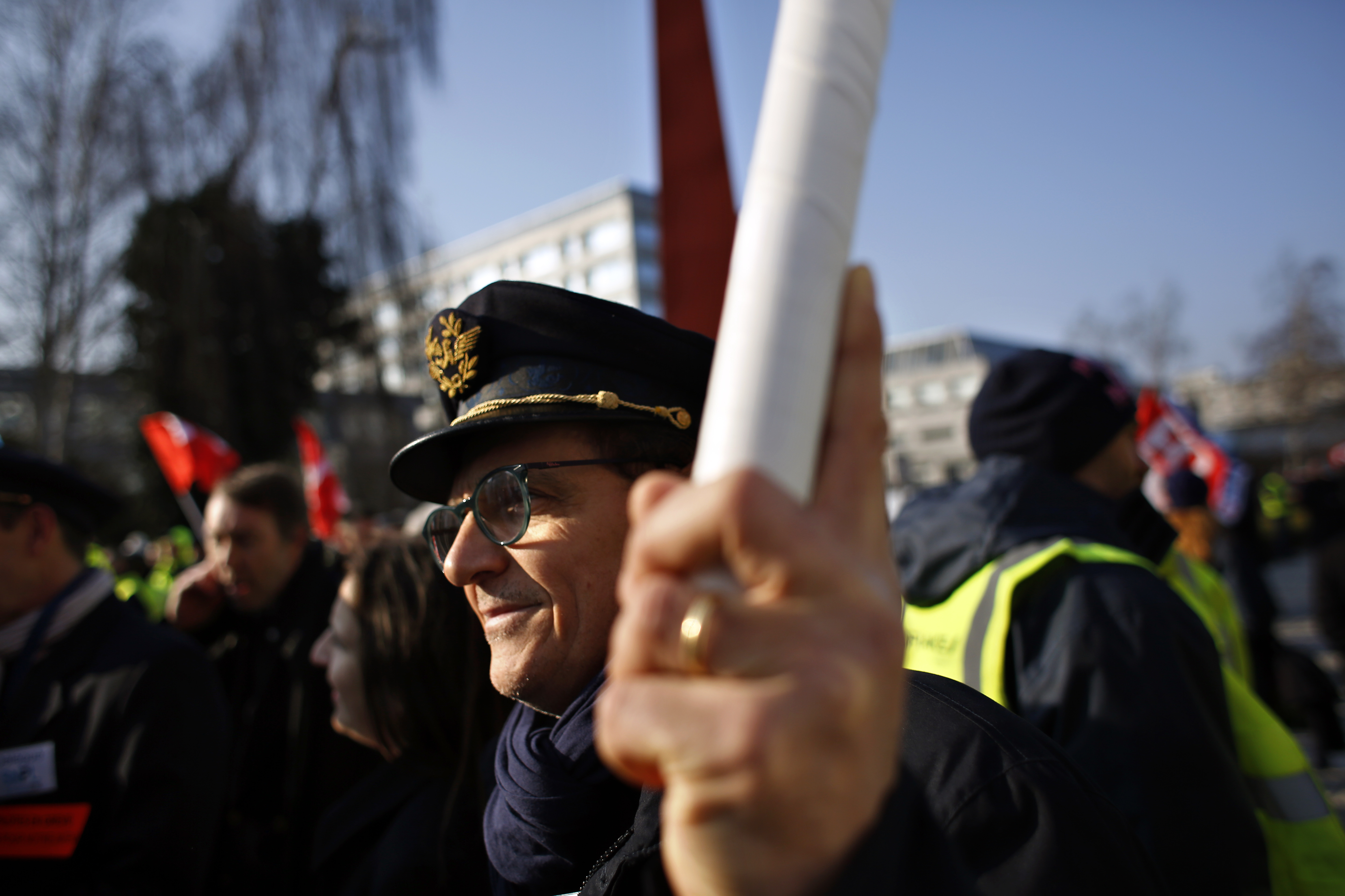 Angry Air France staff hit with pepper spray at pay protest