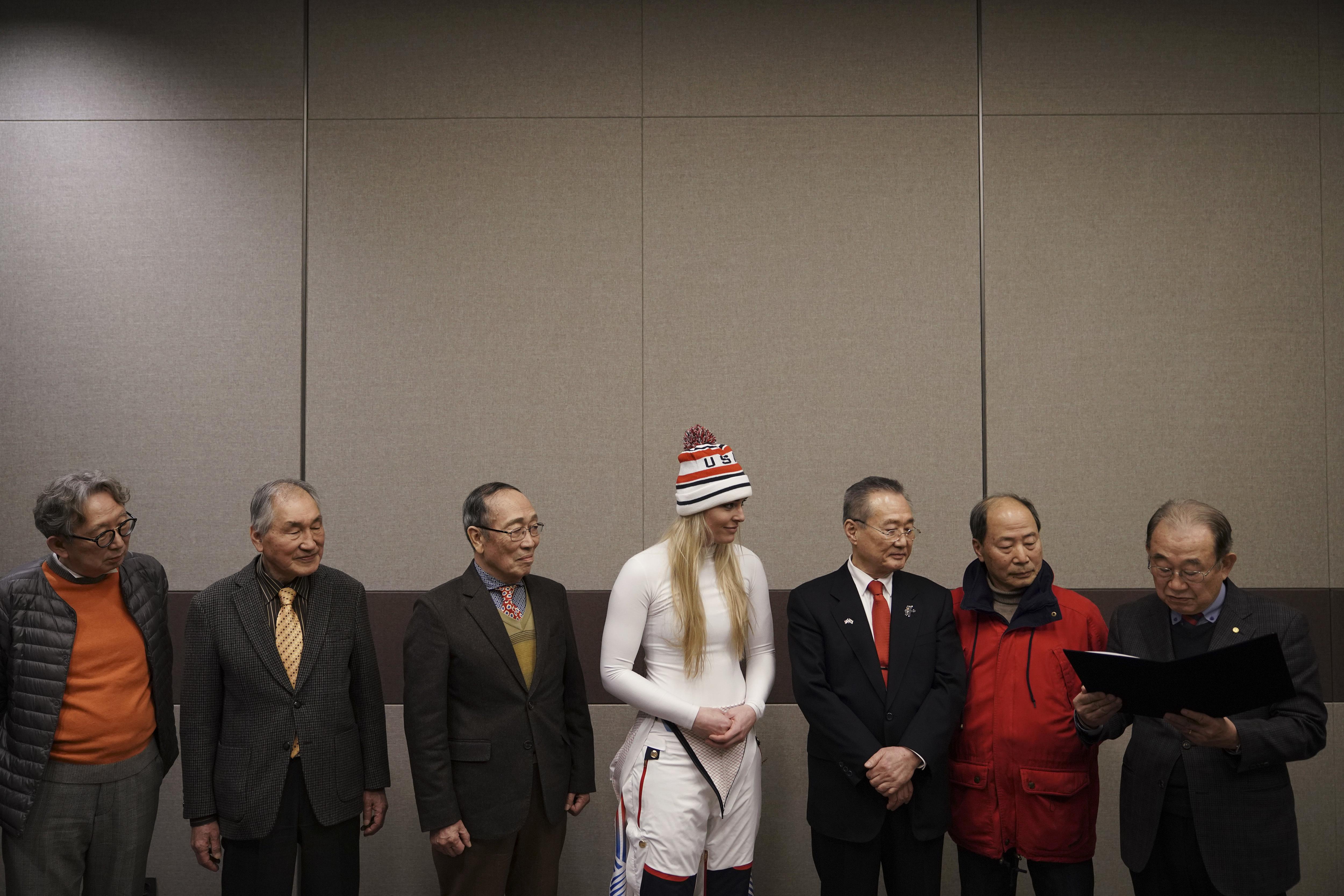 Vonn scatters grandfather's ashes near downhill course