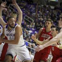 With chance to jump into driver's seat, Wildcats fall to Eastern Washington 75-70