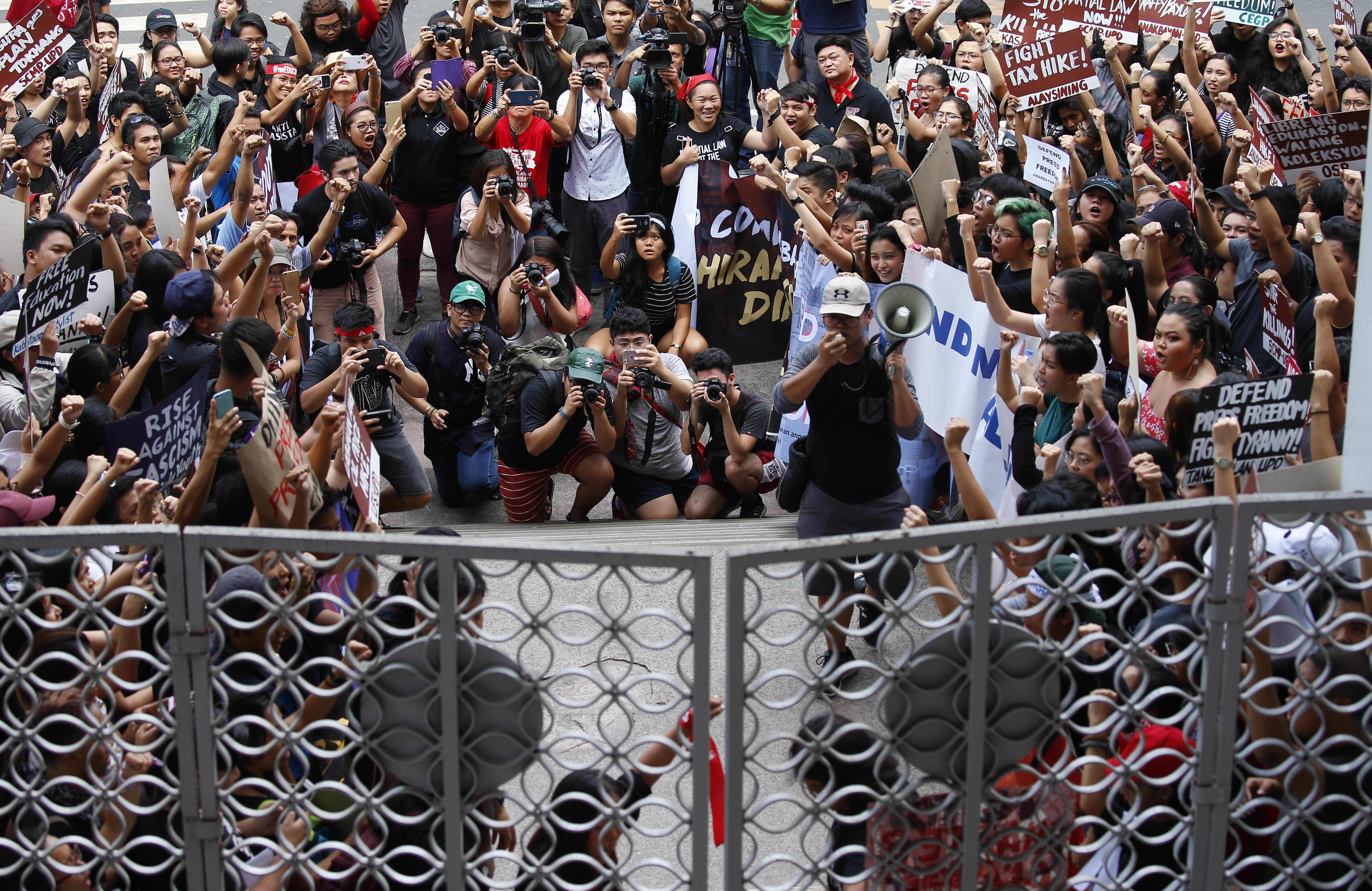 US envoy summoned after Duterte named in threat report