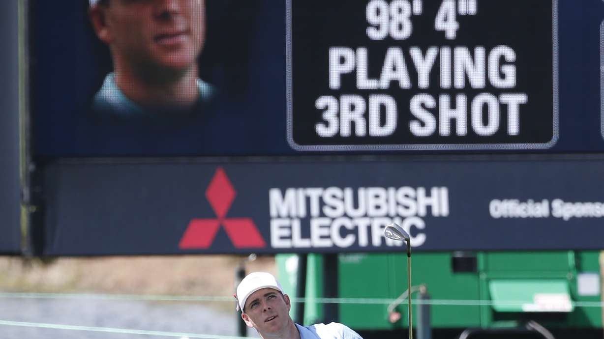 Woods 4 back with everyone around him at Honda Classic