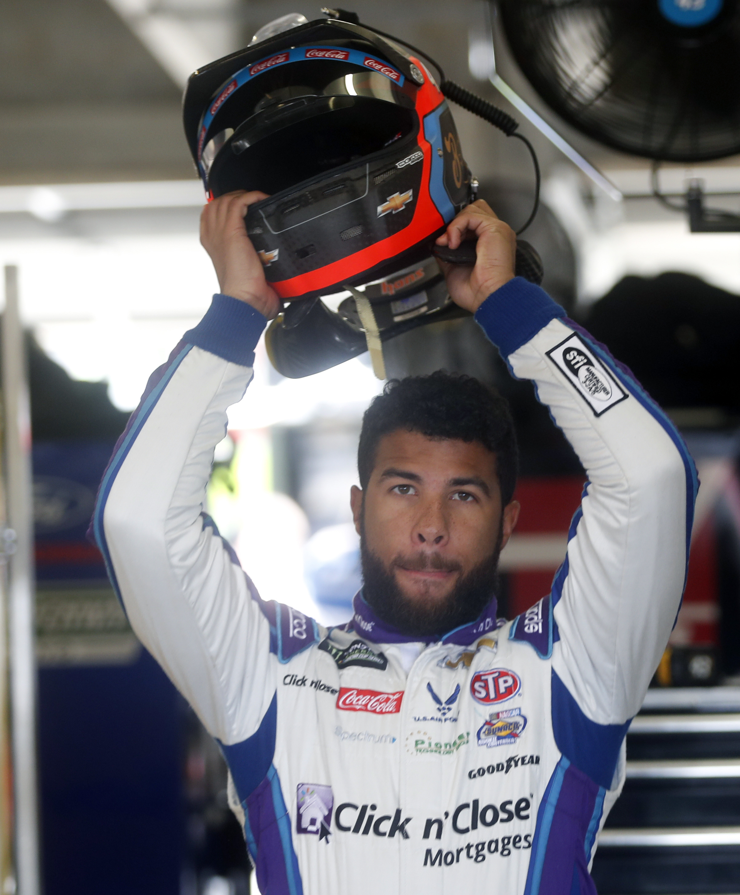 Kyle Busch wins Atlanta pole, Wallace still in spotlight