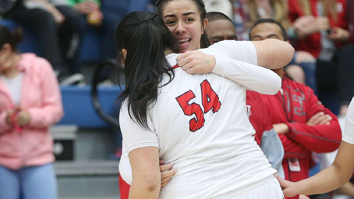 East holds off furious Highland rally to advance to 5A girls basketball championship game