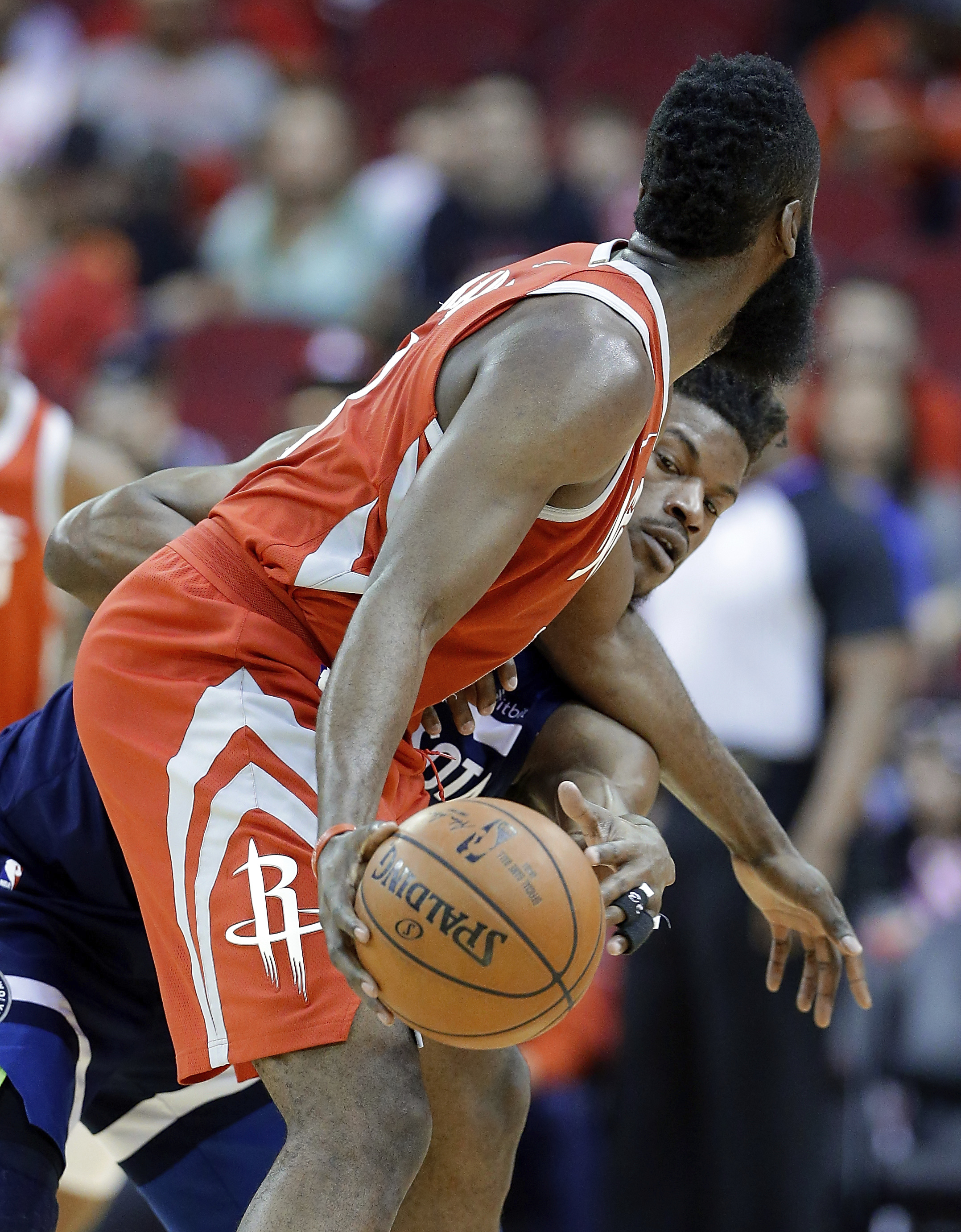 Butler hurt as Rockets beat Wolves for 11th straight win