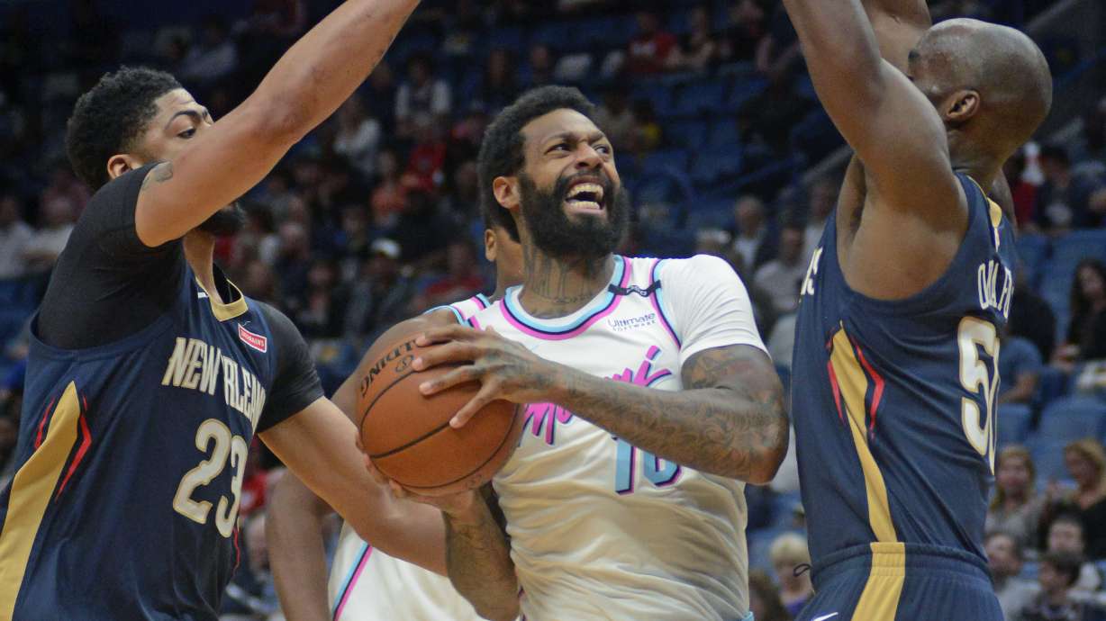 Prolific Davis lifts Pelicans past Heat in OT, 124-123
