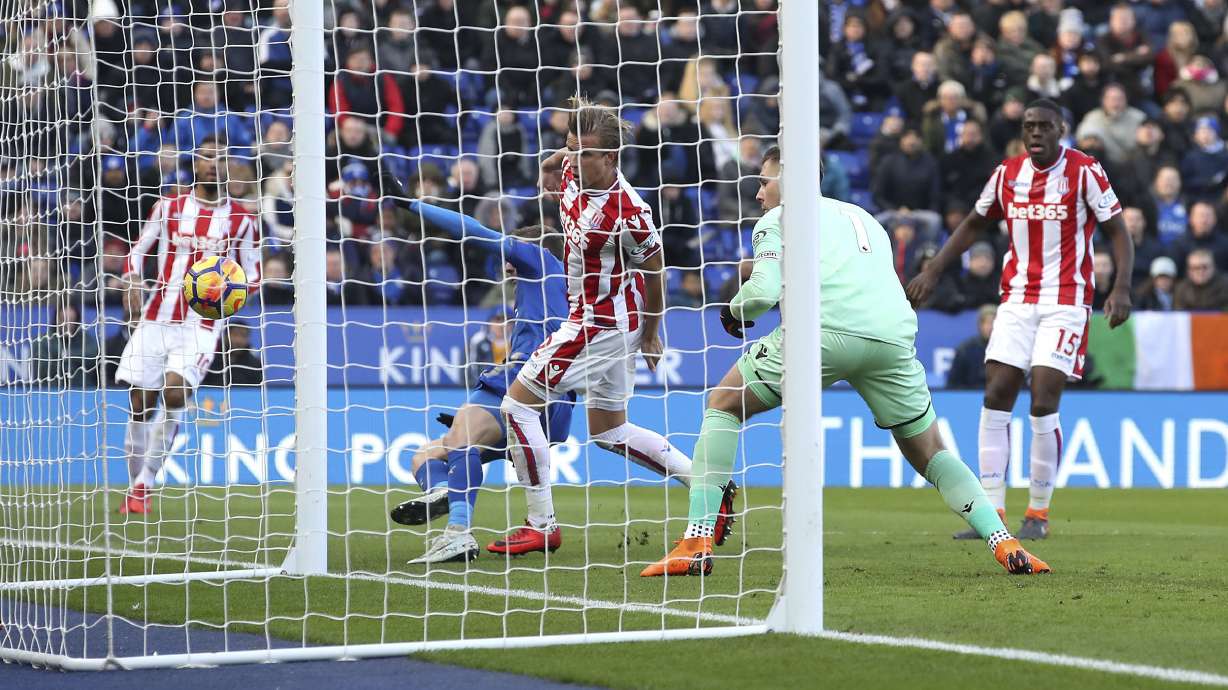 Butland error keeps Stoke in Premier League relegation zone