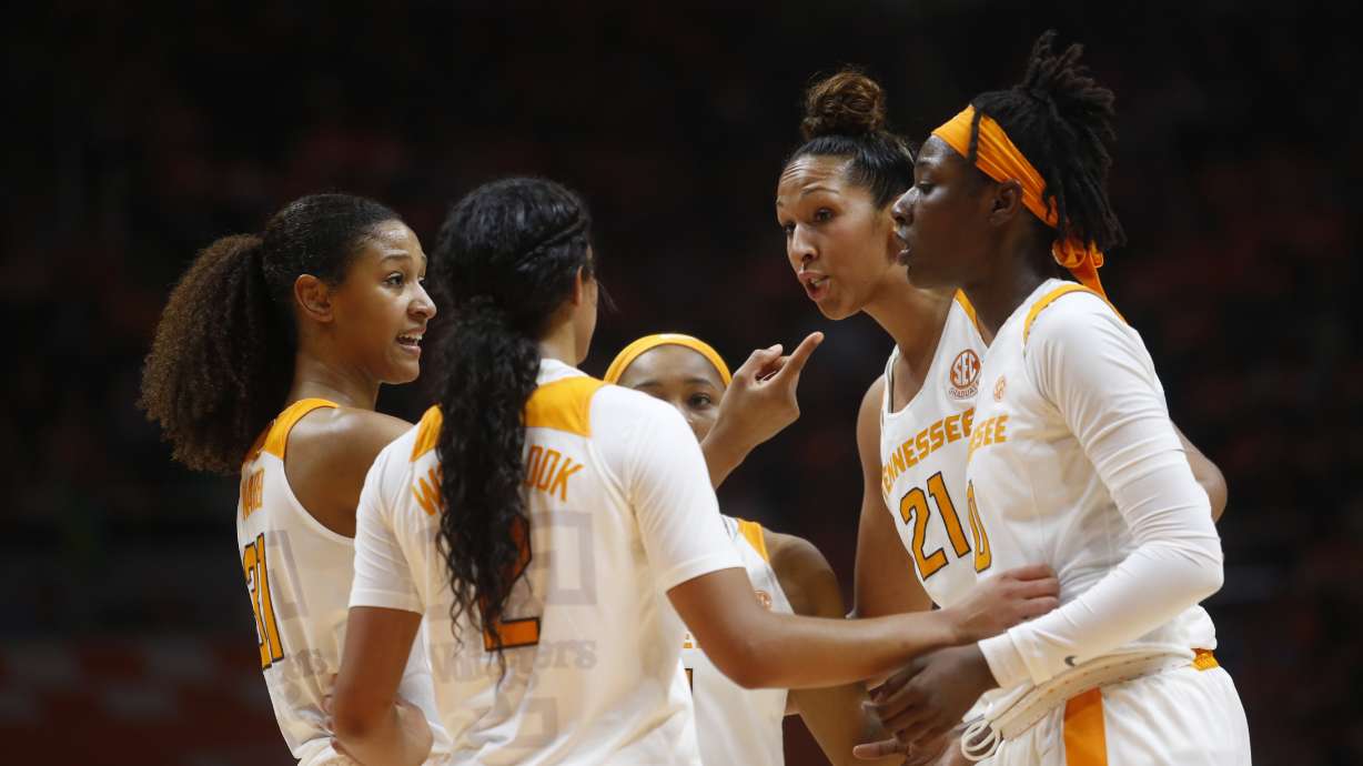 Lady Vols seniors Nared, Russell enjoy leading young roster