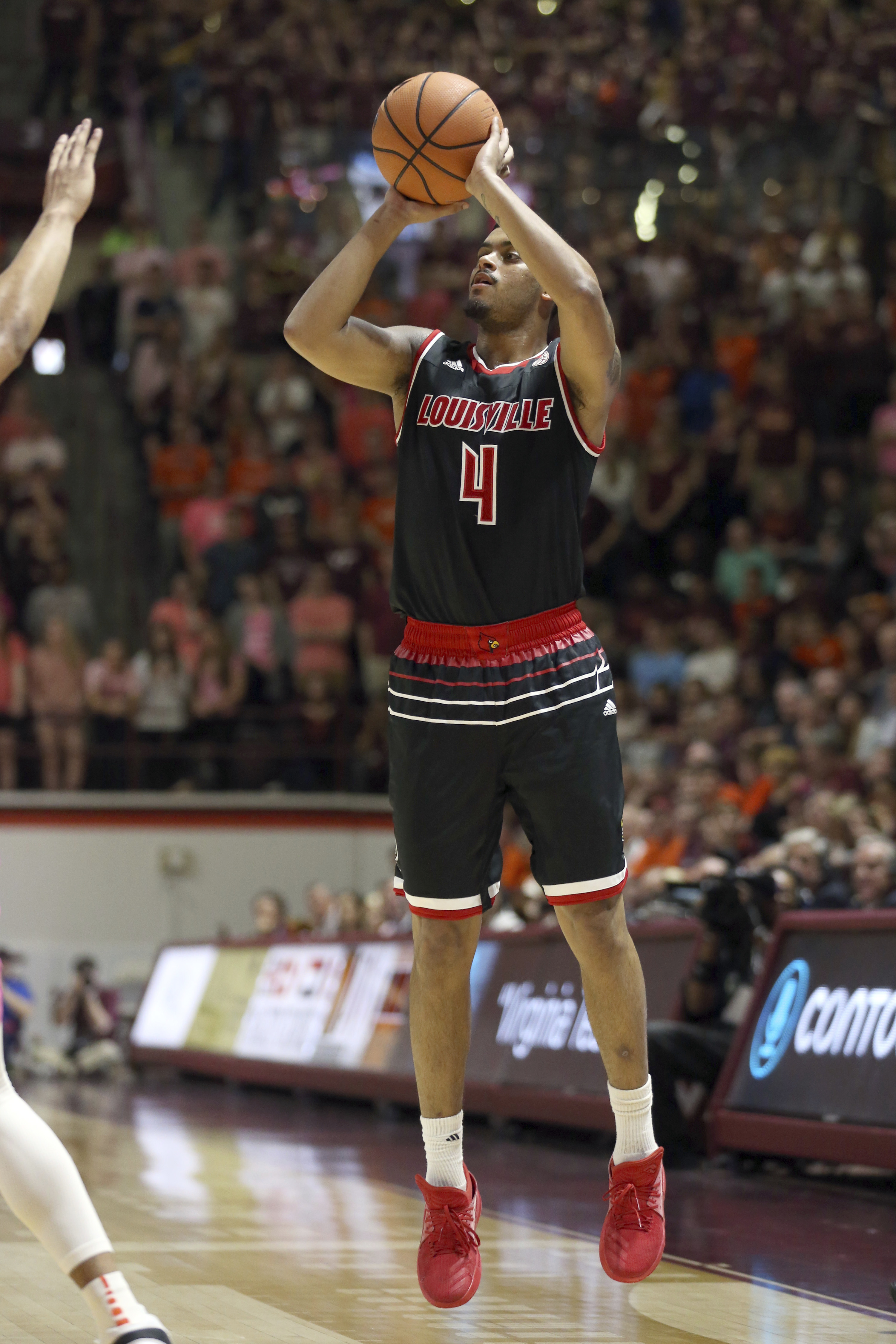 Louisville tops Virginia Tech on Snider's 7 3-pointers