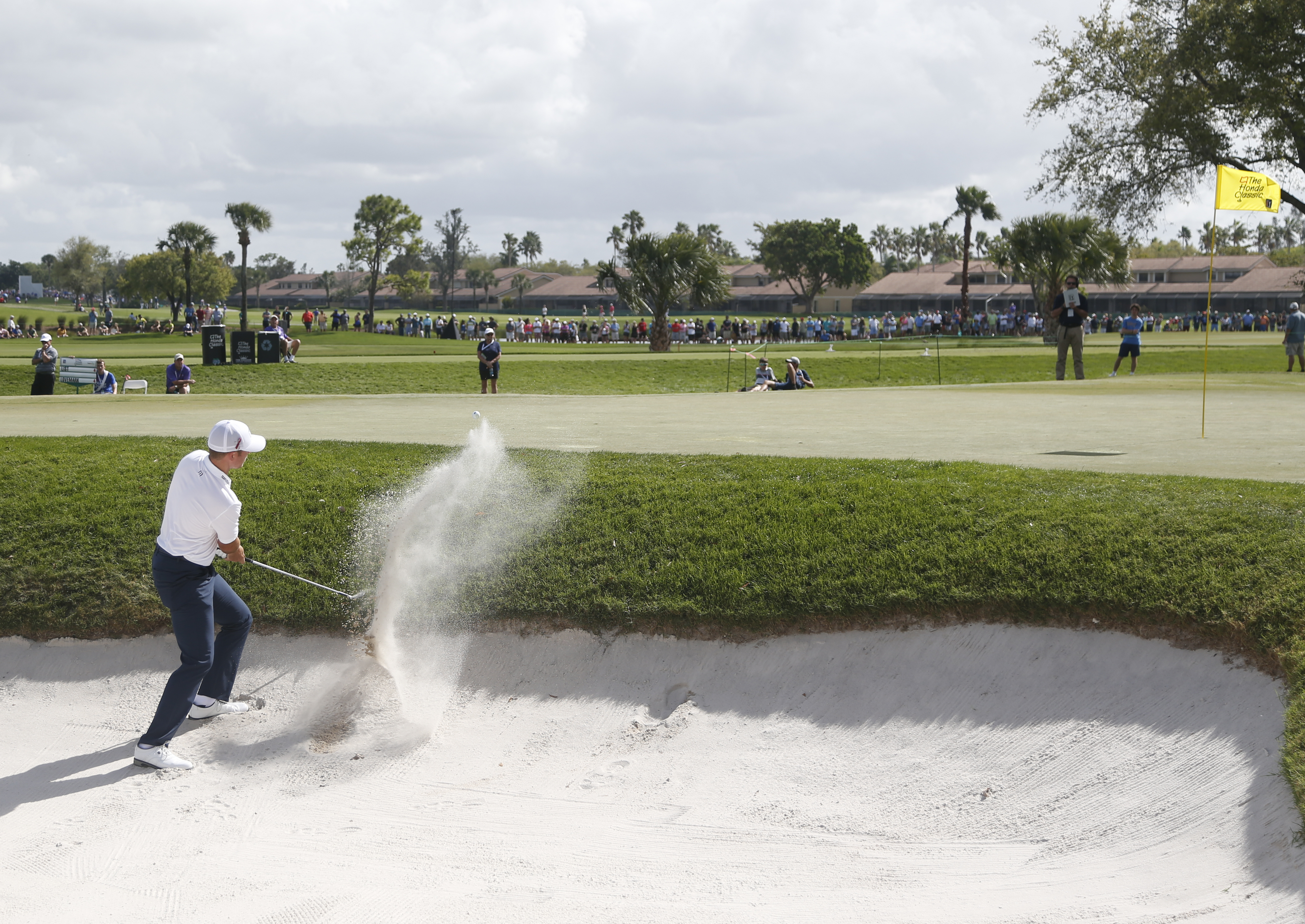 List takes 1-shot lead at Honda Classic with Woods 7 back