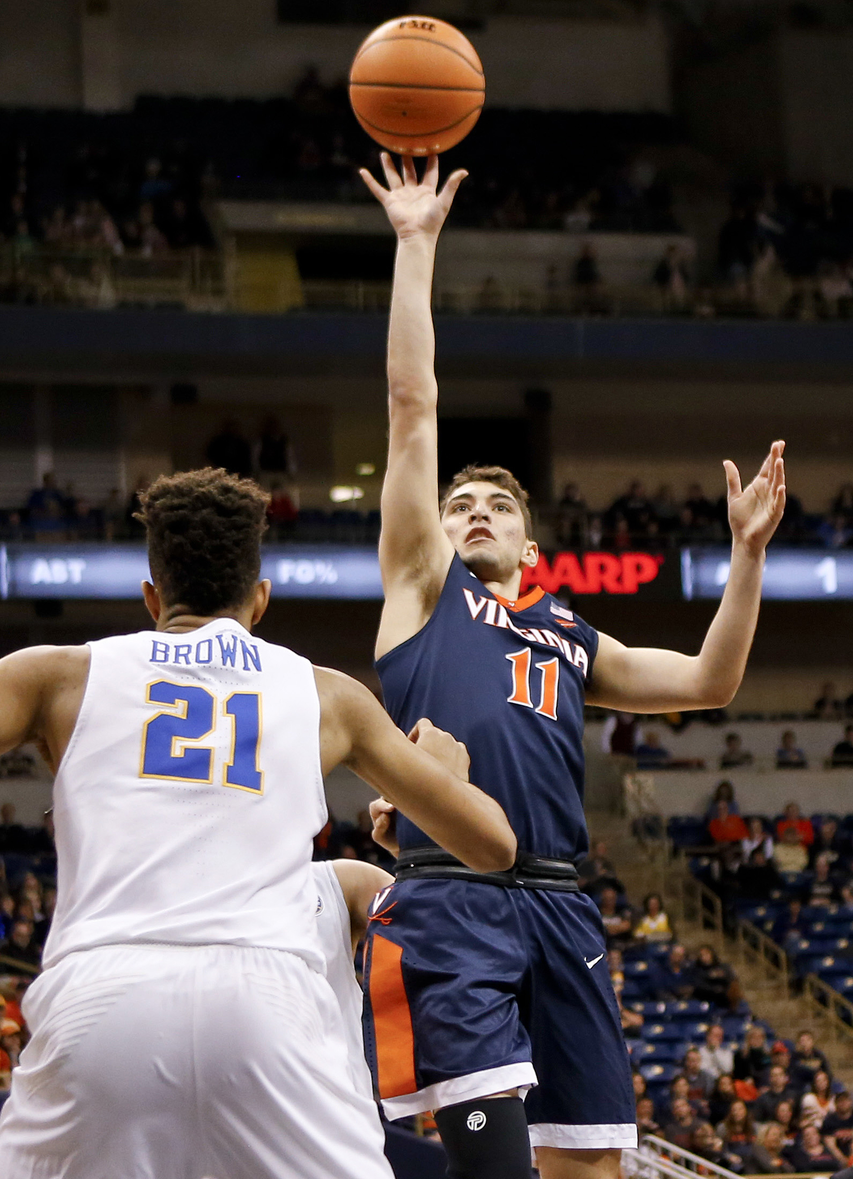 No. 1 Virginia cruises past Pitt, secures outright ACC title