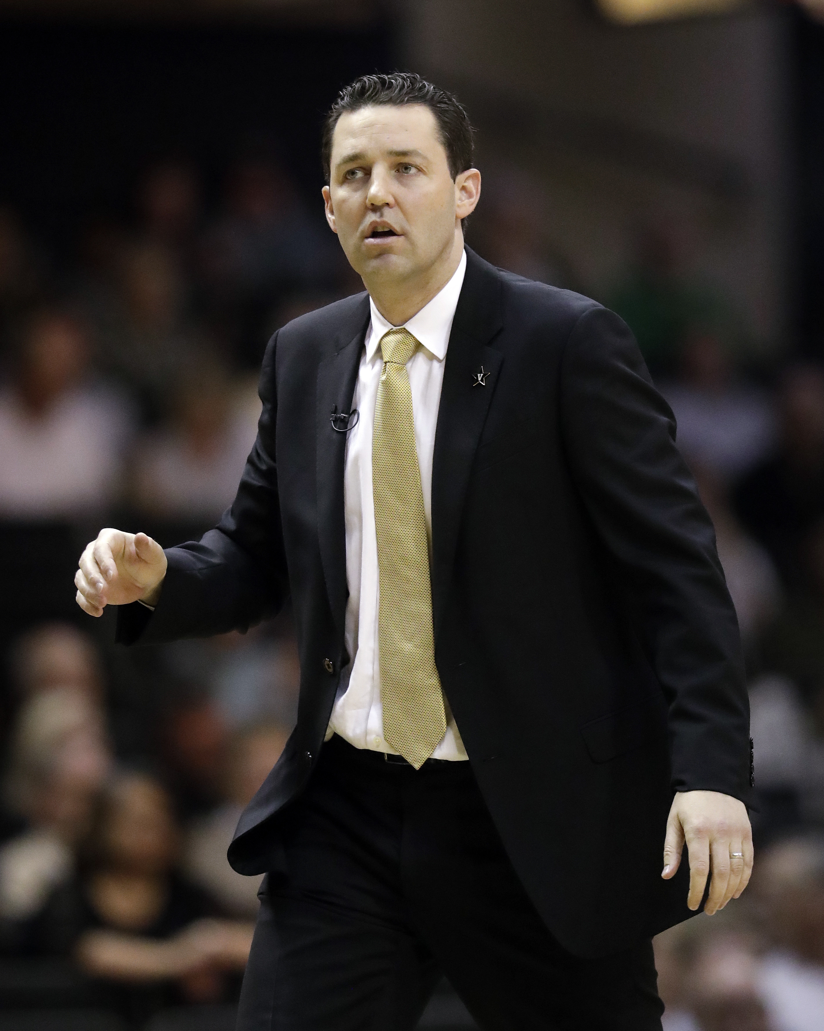 Texas A&M holds off Vanderbilt rally for 89-81 win