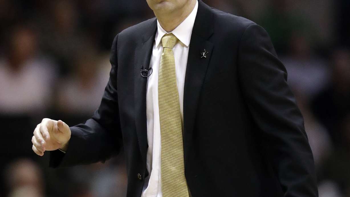 Texas A&M holds off Vanderbilt rally for 89-81 win