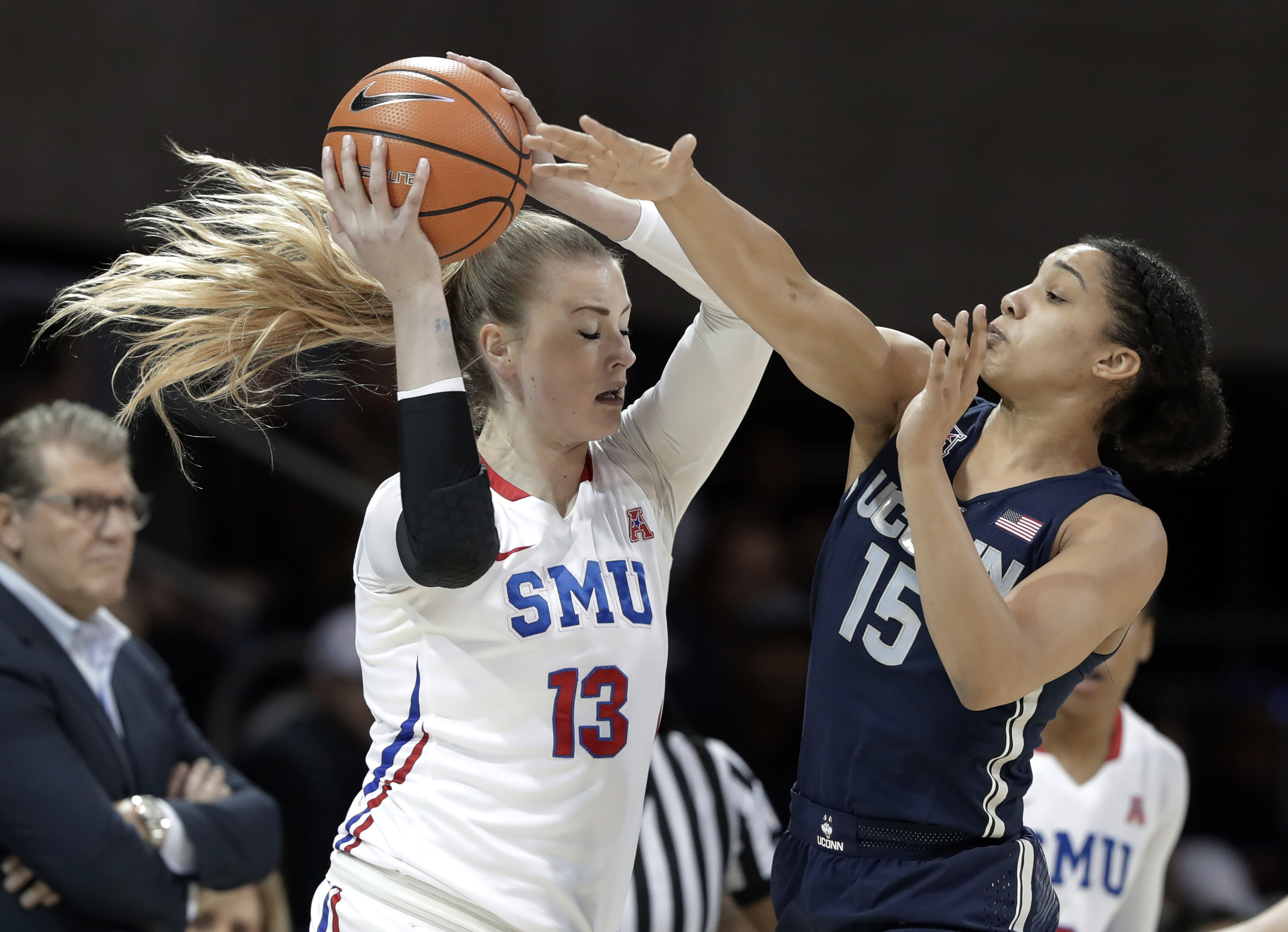Samuelson, UConn recover from slow start to rout SMU 80-36