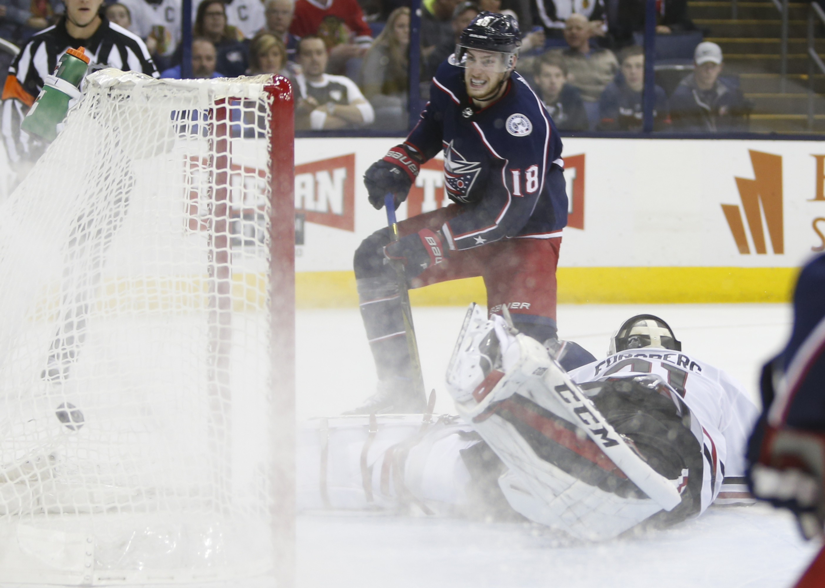Anderson scores in 3rd as Blue Jackets beat Blackhawks 3-2