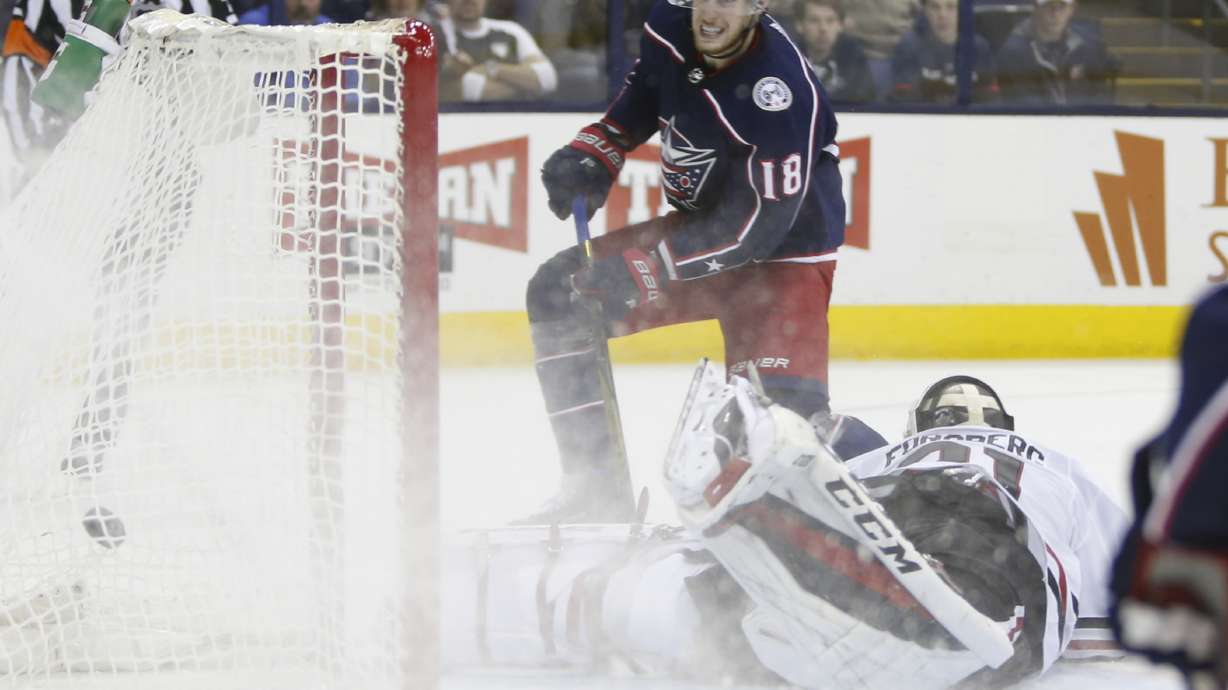 Anderson scores in 3rd as Blue Jackets beat Blackhawks 3-2