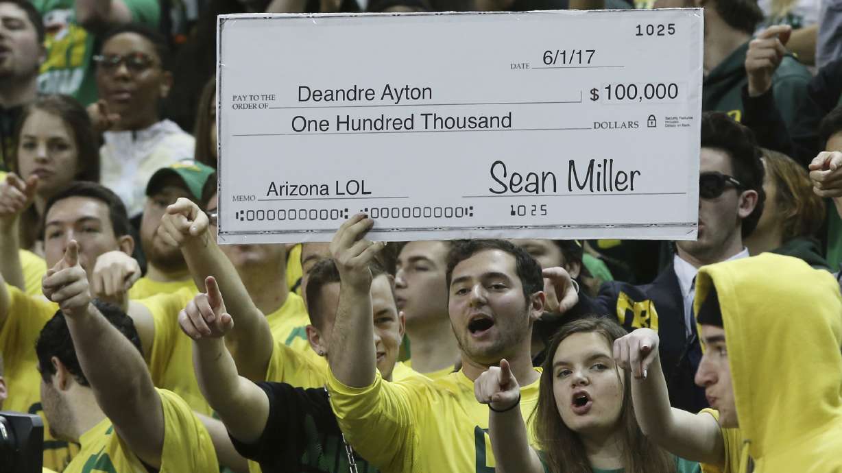 Troubled Arizona loses 98-93 to Oregon