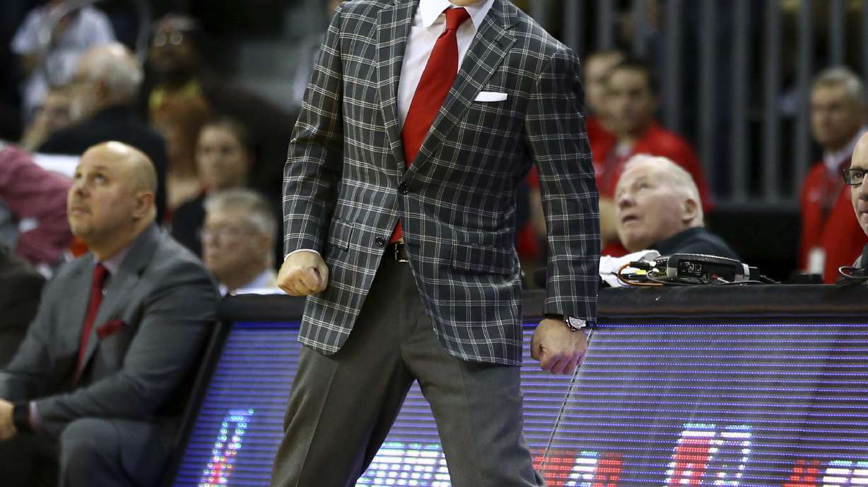 No. 11 Cincinnati rallies for 82-74 win over Tulsa