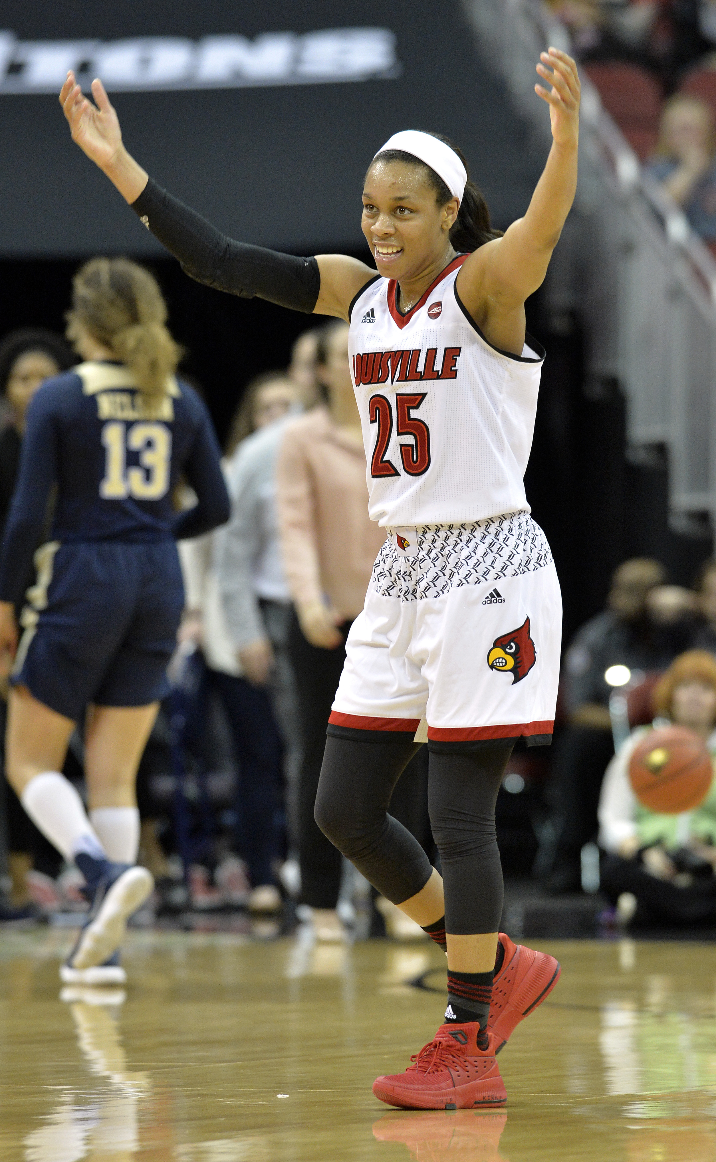 No. 4 Louisville clinches ACC title with 81-49 win over Pitt