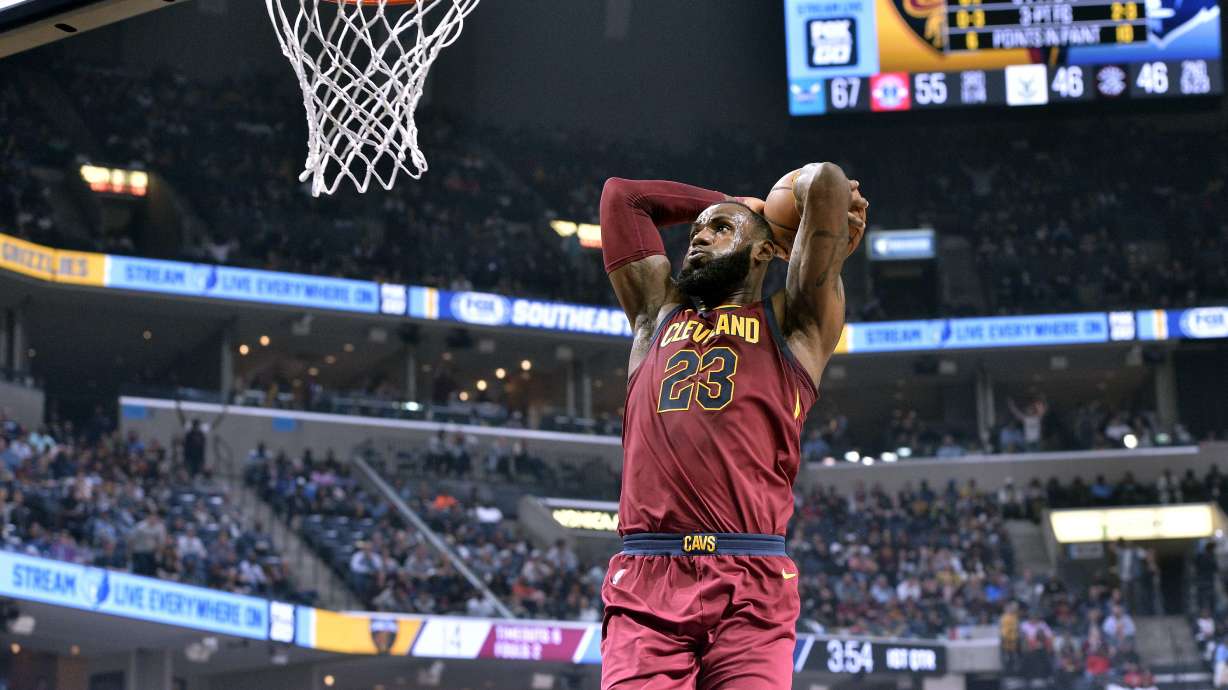 Popovich praises LeBron's courage to speak on social issues