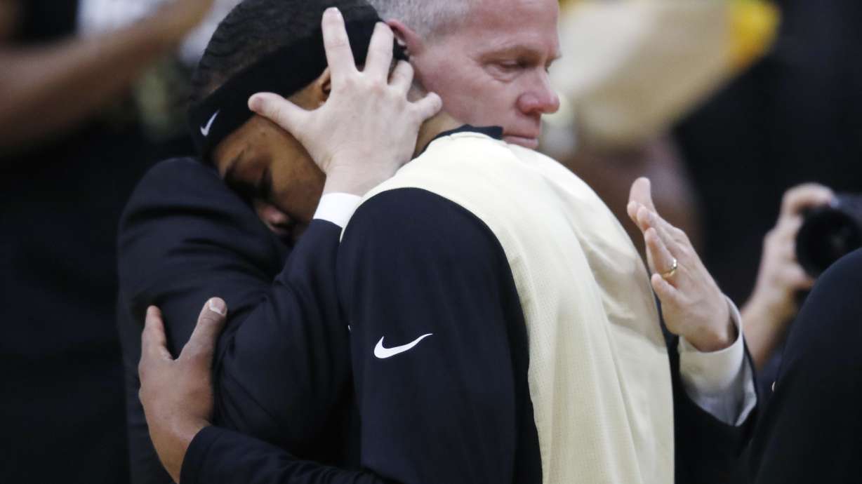 Colorado sweeps UCLA behind Collier's 19 points