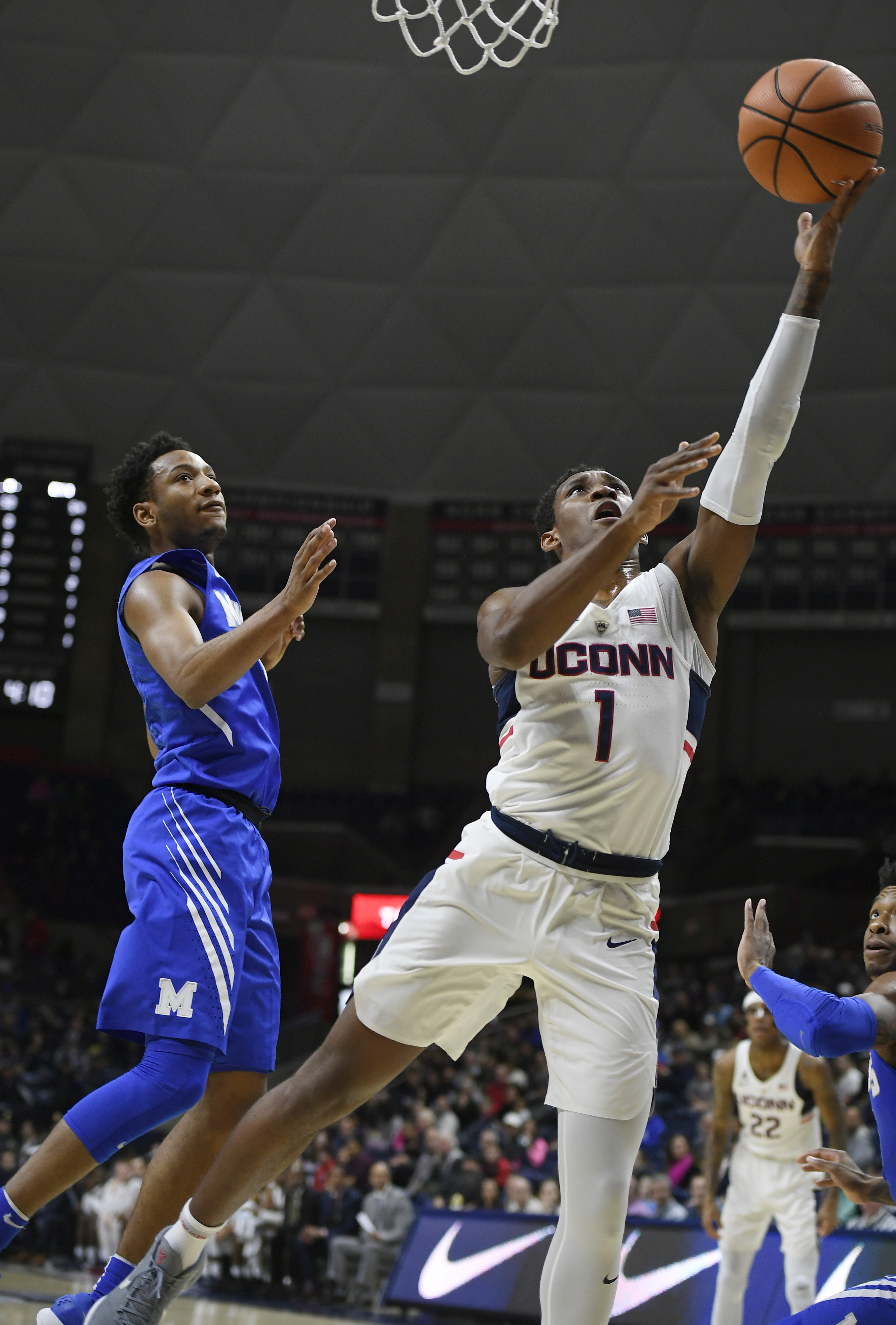Memphis hangs on for 4th straight win, 83-79 over UConn