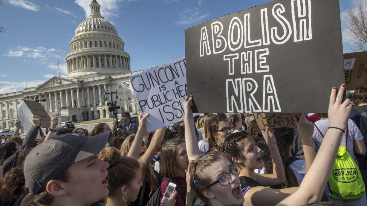 Congress returns amid pressure to act on gun violence