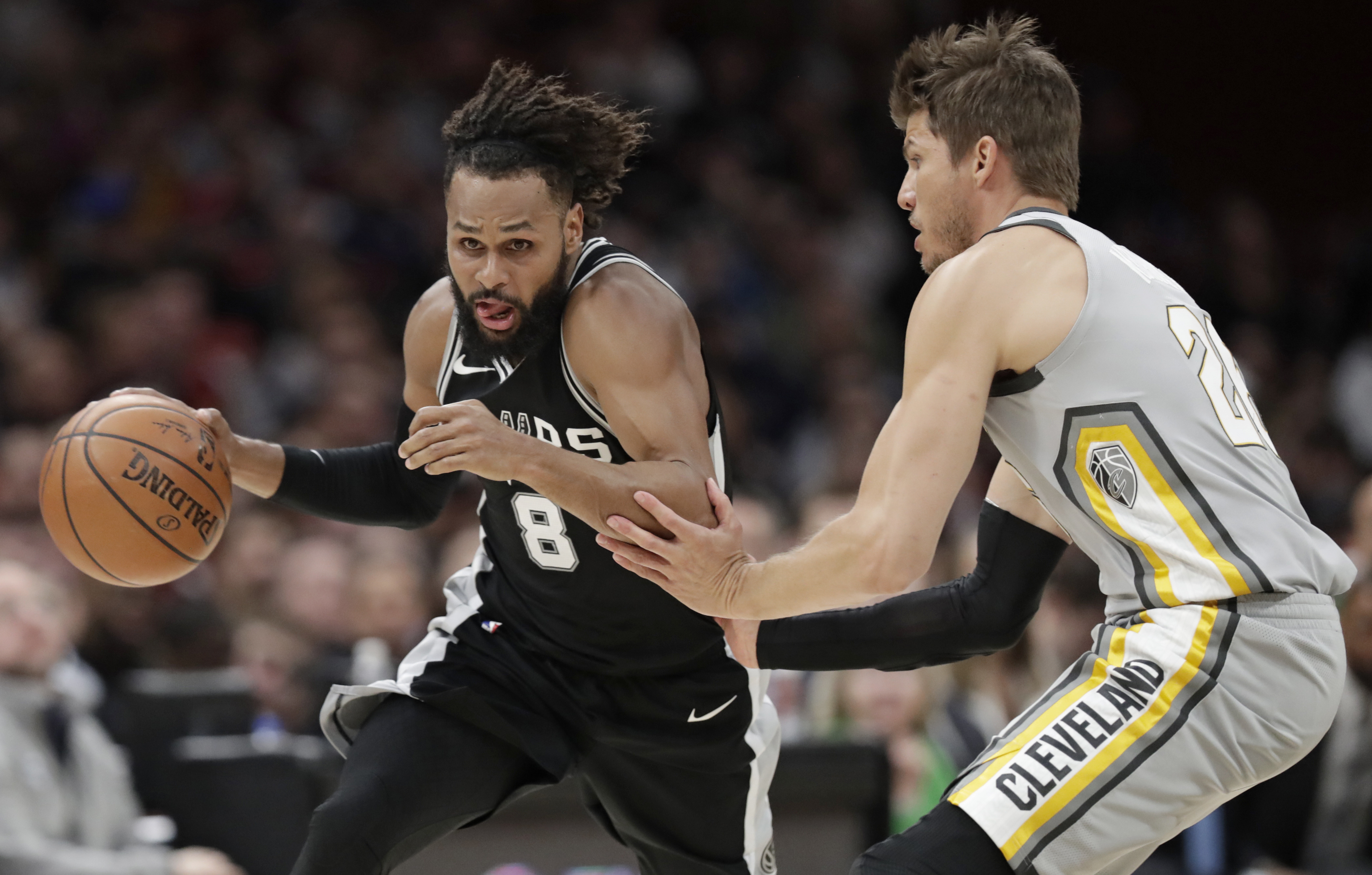 Cavs investigating racial taunts of Spurs' Patty Mills