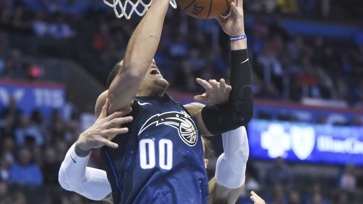George's 26 lead Thunder past Magic 112-105
