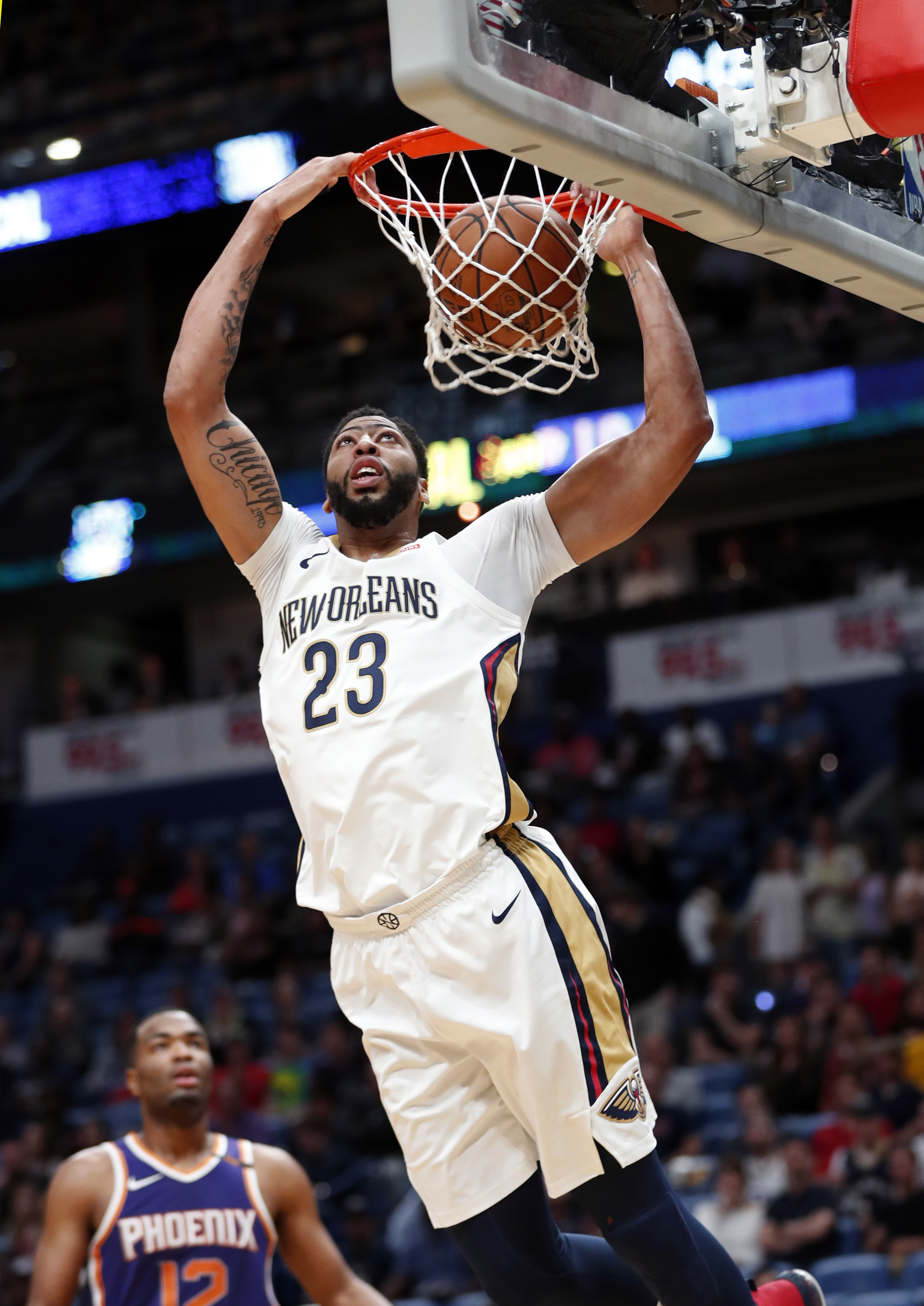 Davis scores 53, Pelicans beat Suns for 6th straight win