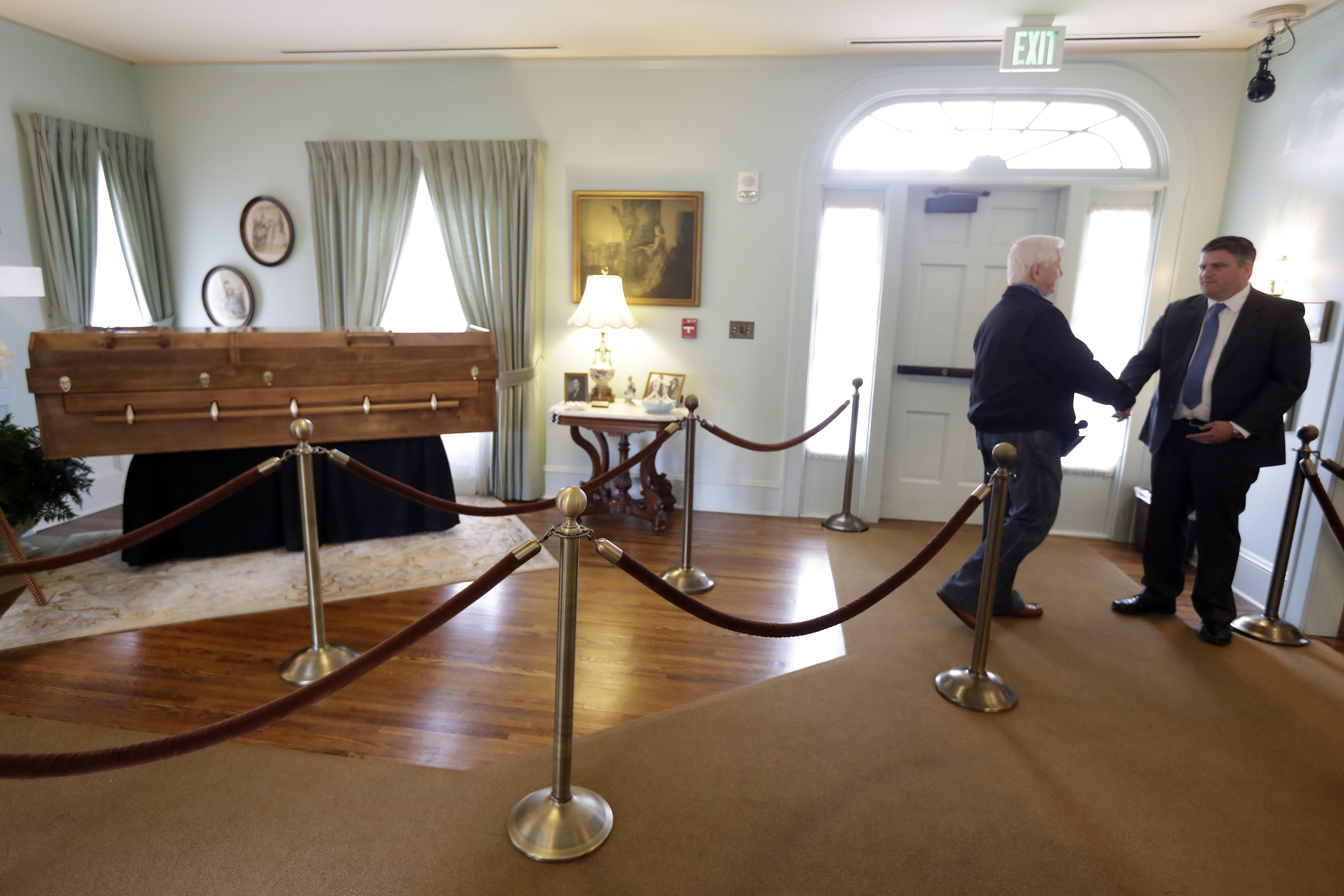 Billy Graham: Friends, family and the famous pay respects