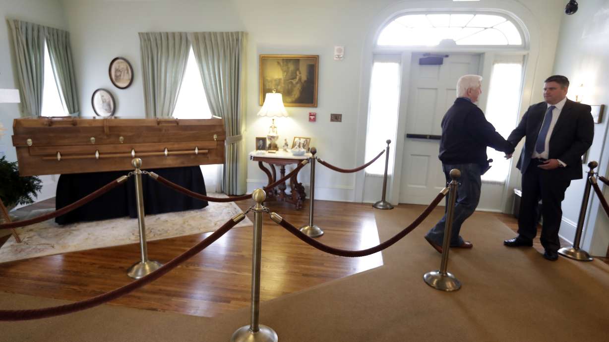 Billy Graham: Friends, family and the famous pay respects