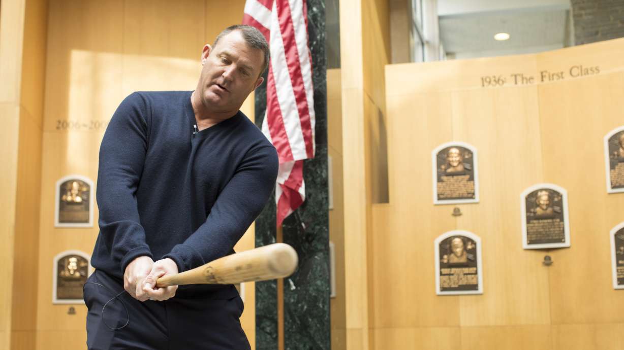Jim Thome fights back tears during Hall of Fame visit