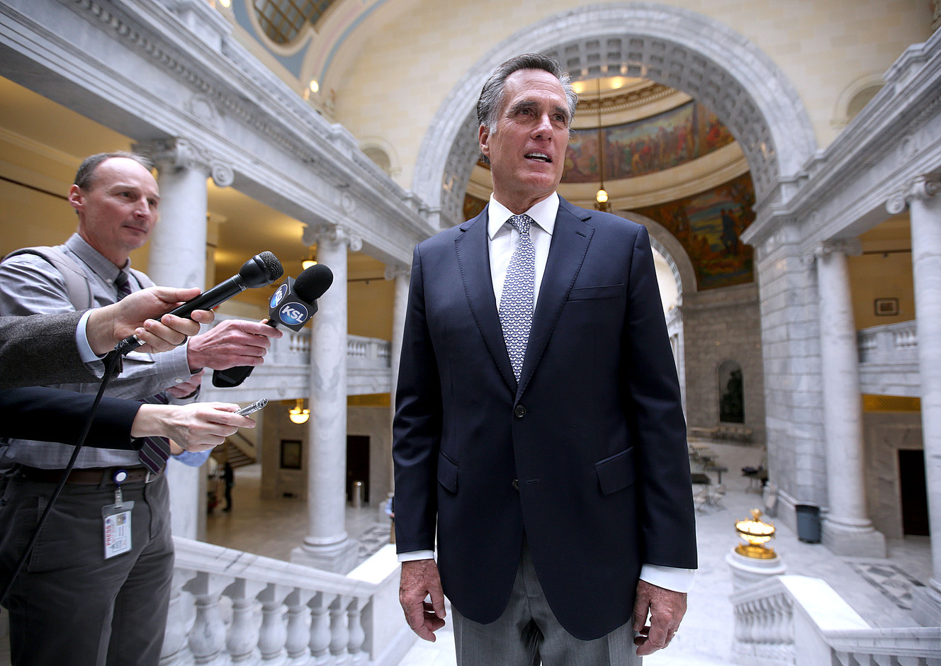 Mitt Romney reports fortune worth up to about $270M