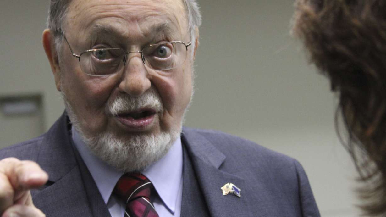 Alaska lawmaker cites Holocaust deaths to oppose gun control