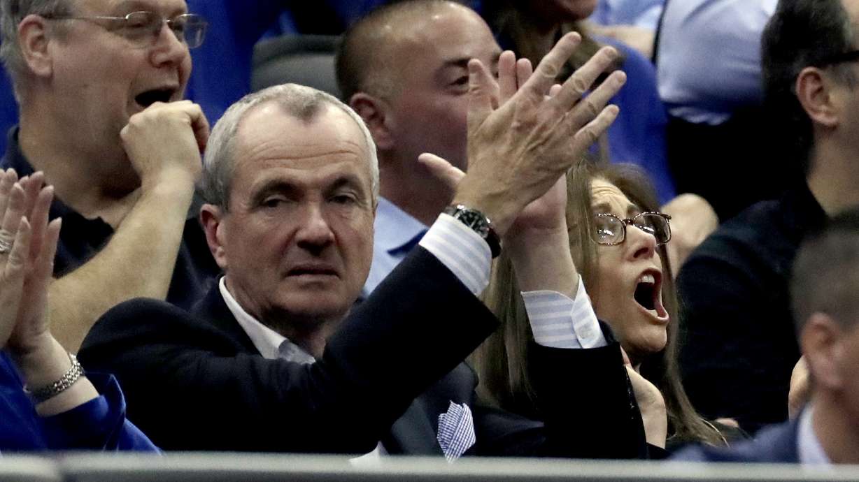 Bridges scores 23, No. 4 Villanova holds off Seton Hall