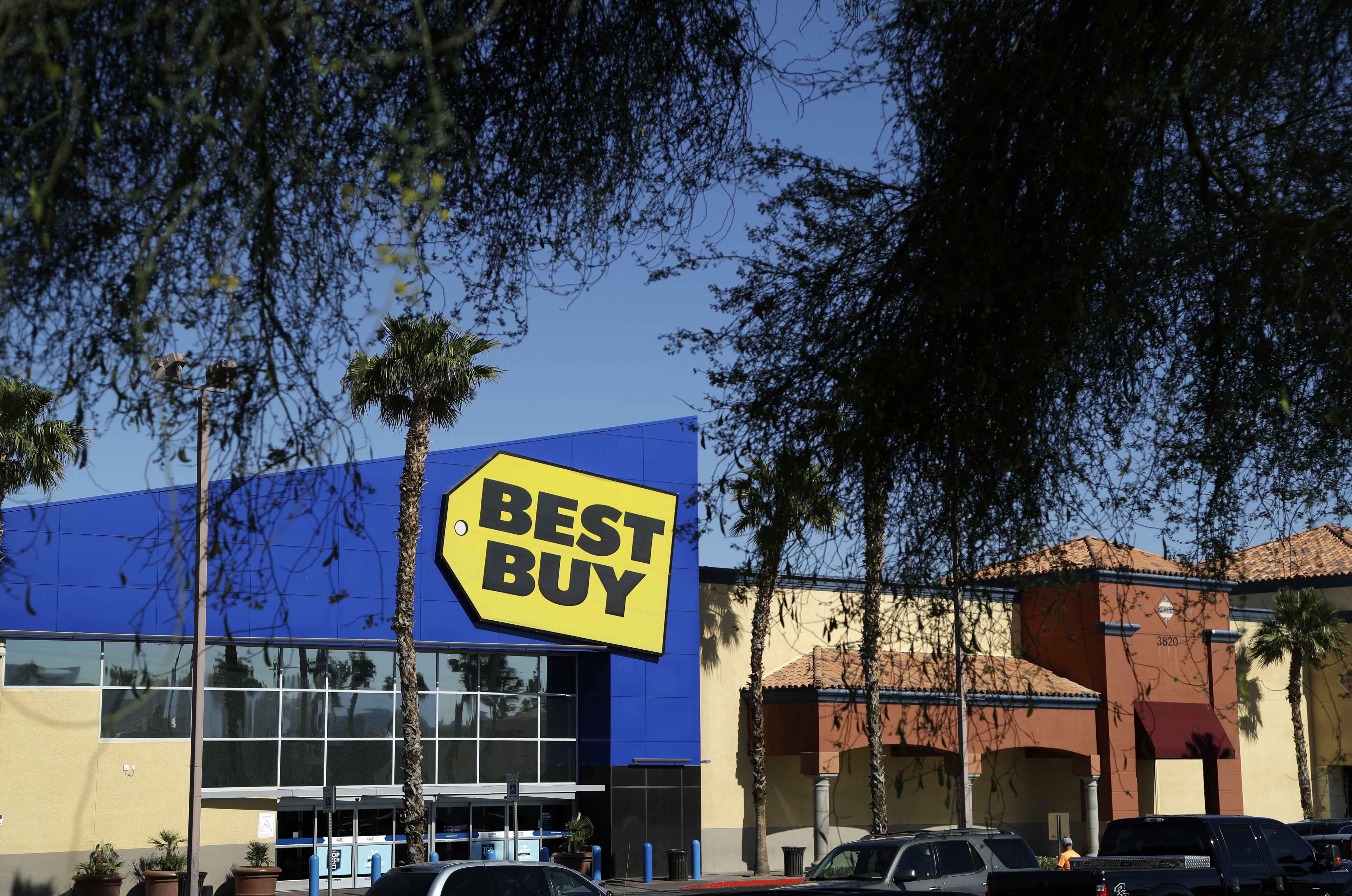Fourth-quarter sales strong at Best Buy, Kohl's and others